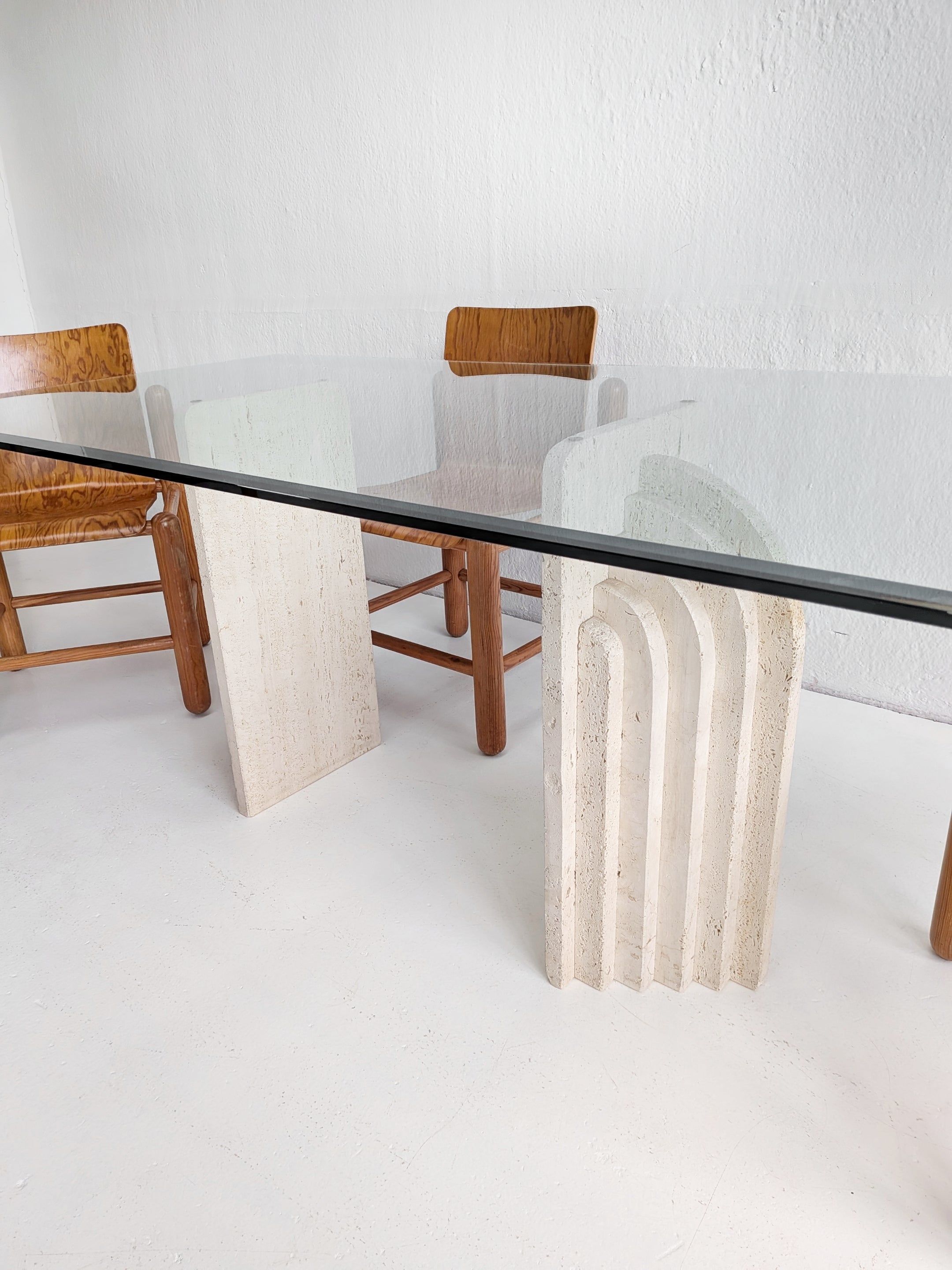Glass_and_Travertine_Dining_Table_in_the_Style_of_Carlo_Scarpa,_1970s,_Italy
