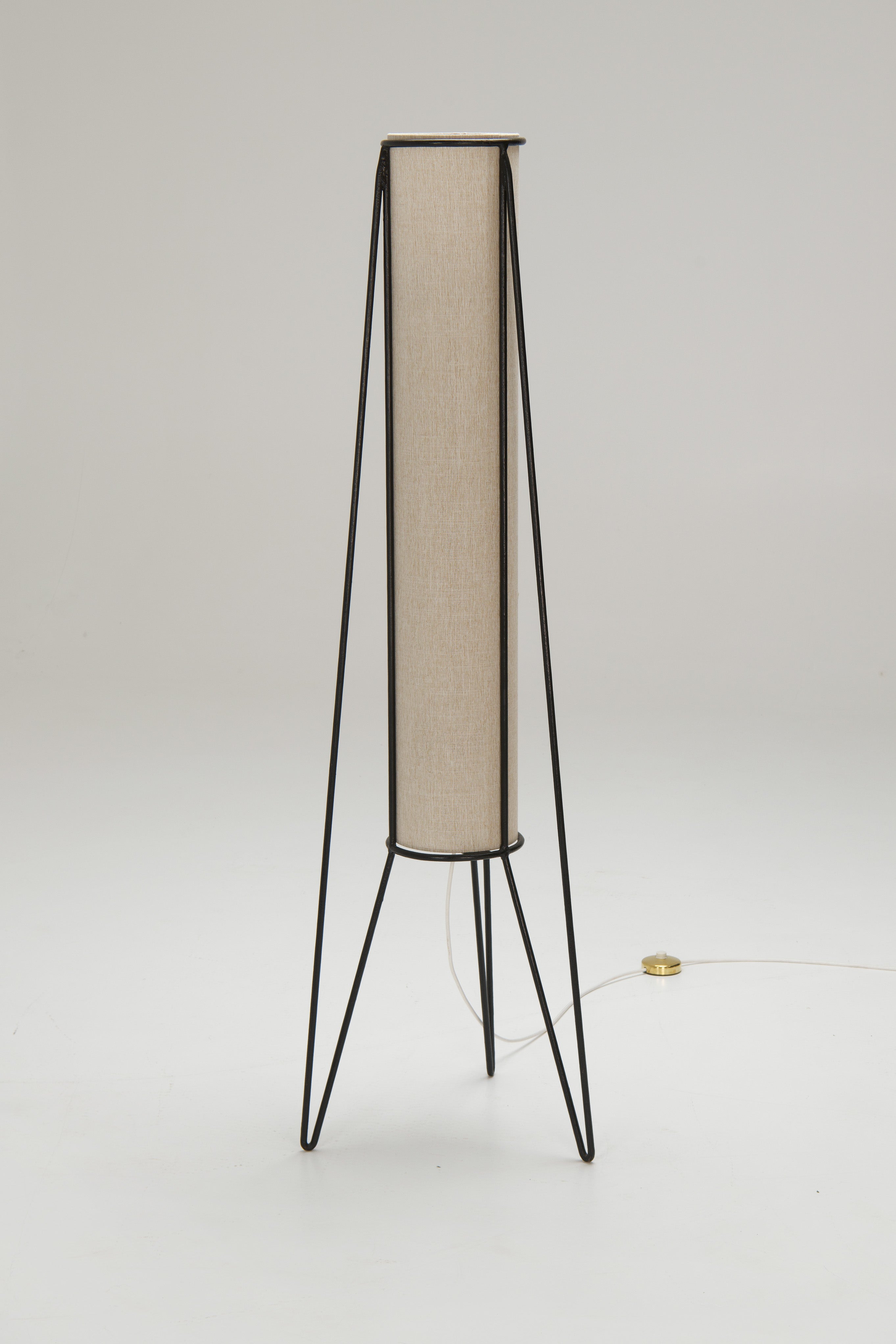 Tripod_Floor_Lamp