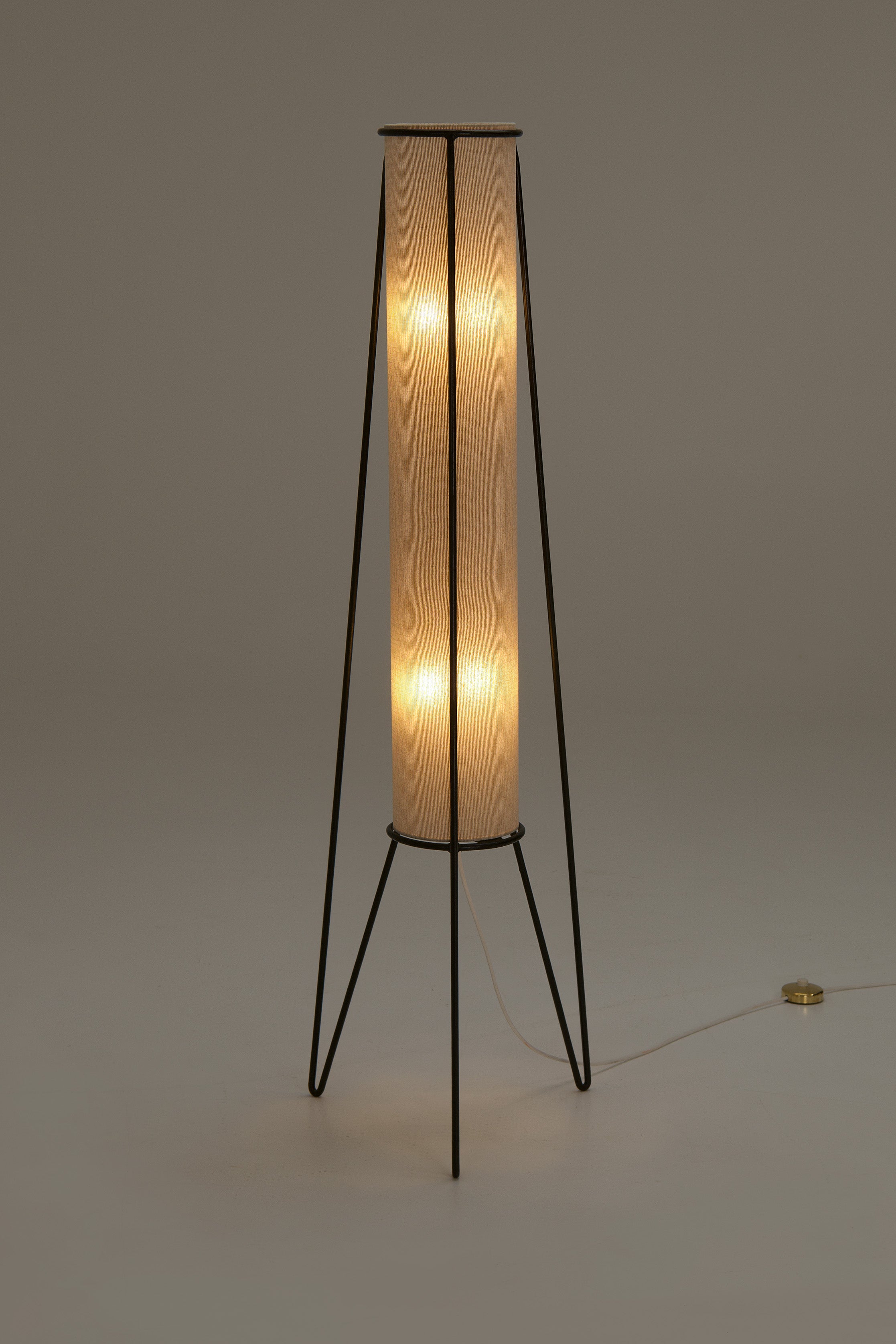 Tripod_Floor_Lamp