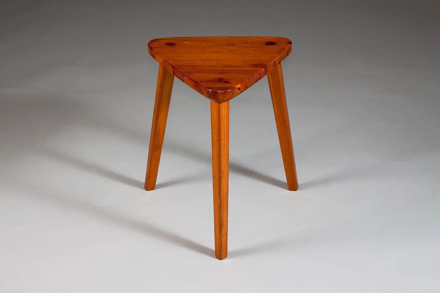 Tripod_Stool_Pine_Triangular_Seat_Scandinavian_Vintage_1950s_Scandinavia