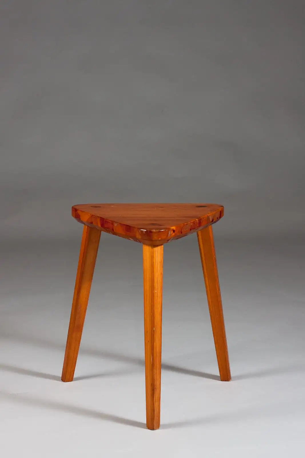 Tripod_Stool_Pine_Triangular_Seat_Scandinavian_Vintage_1950s_Scandinavia