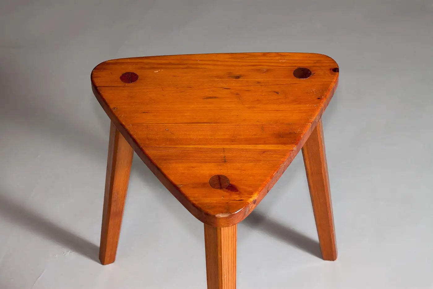 Tripod_Stool_Pine_Triangular_Seat_Scandinavian_Vintage_1950s_Scandinavia