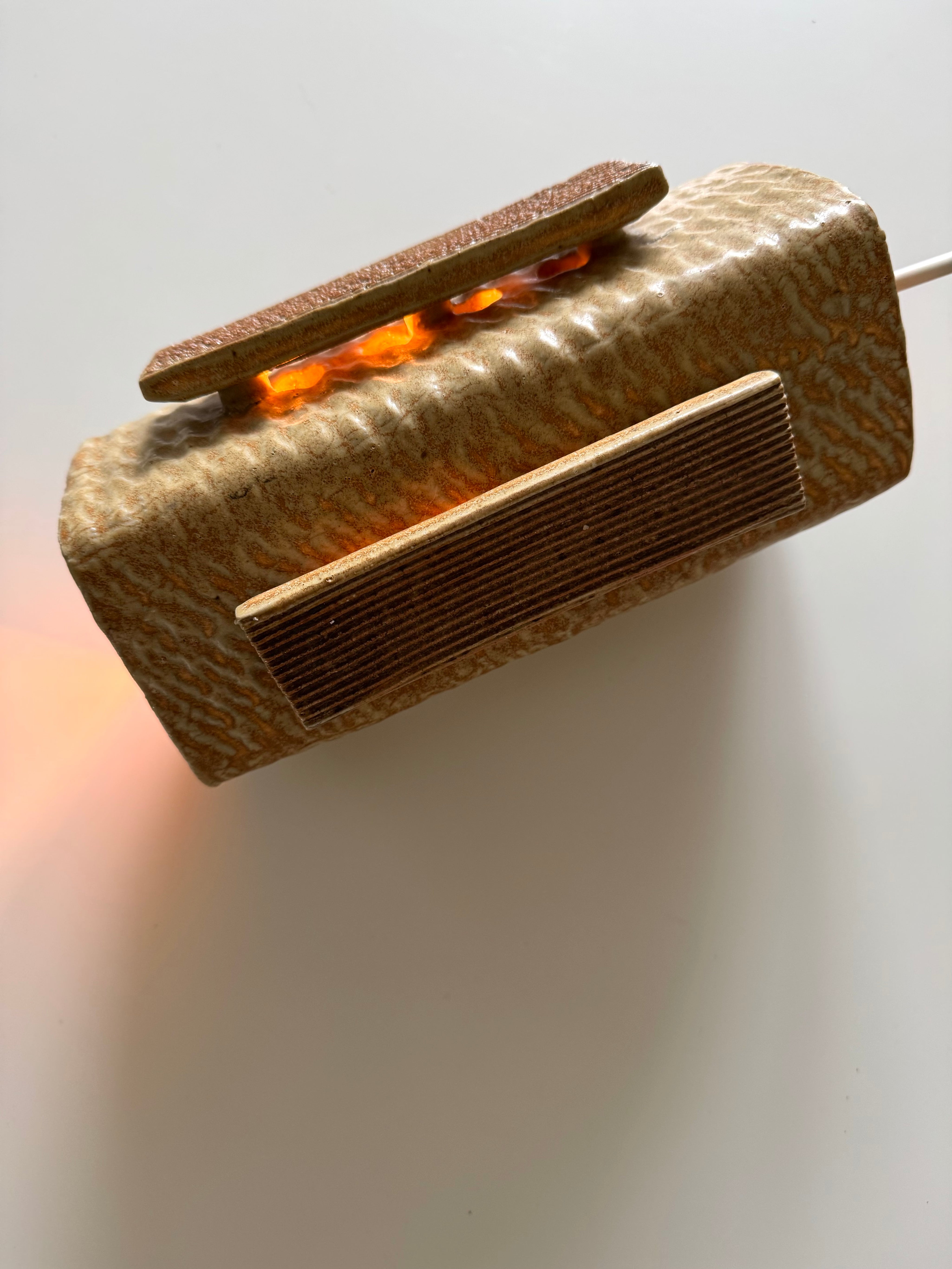 Ceramic_lamp_by_Danish_ceramist_Frank_Tromborg,_1960s