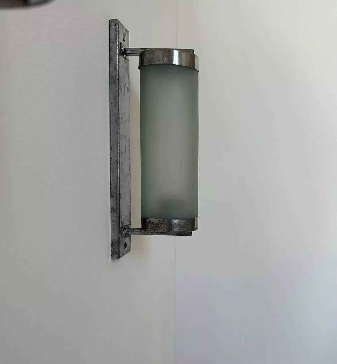 Tubular_Chrome_and_Frosted_Glass_Wall_Lamp,_Mid_Century_Modern,_France_1940s