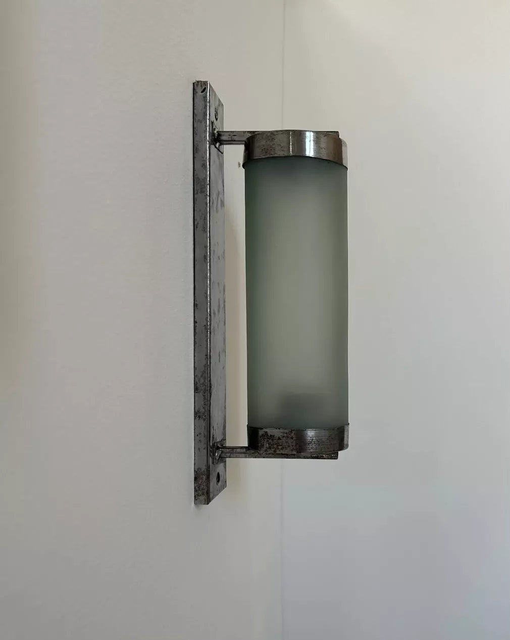 Tubular_Chrome_and_Frosted_Glass_Wall_Lamp,_Mid_Century_Modern,_France_1940s