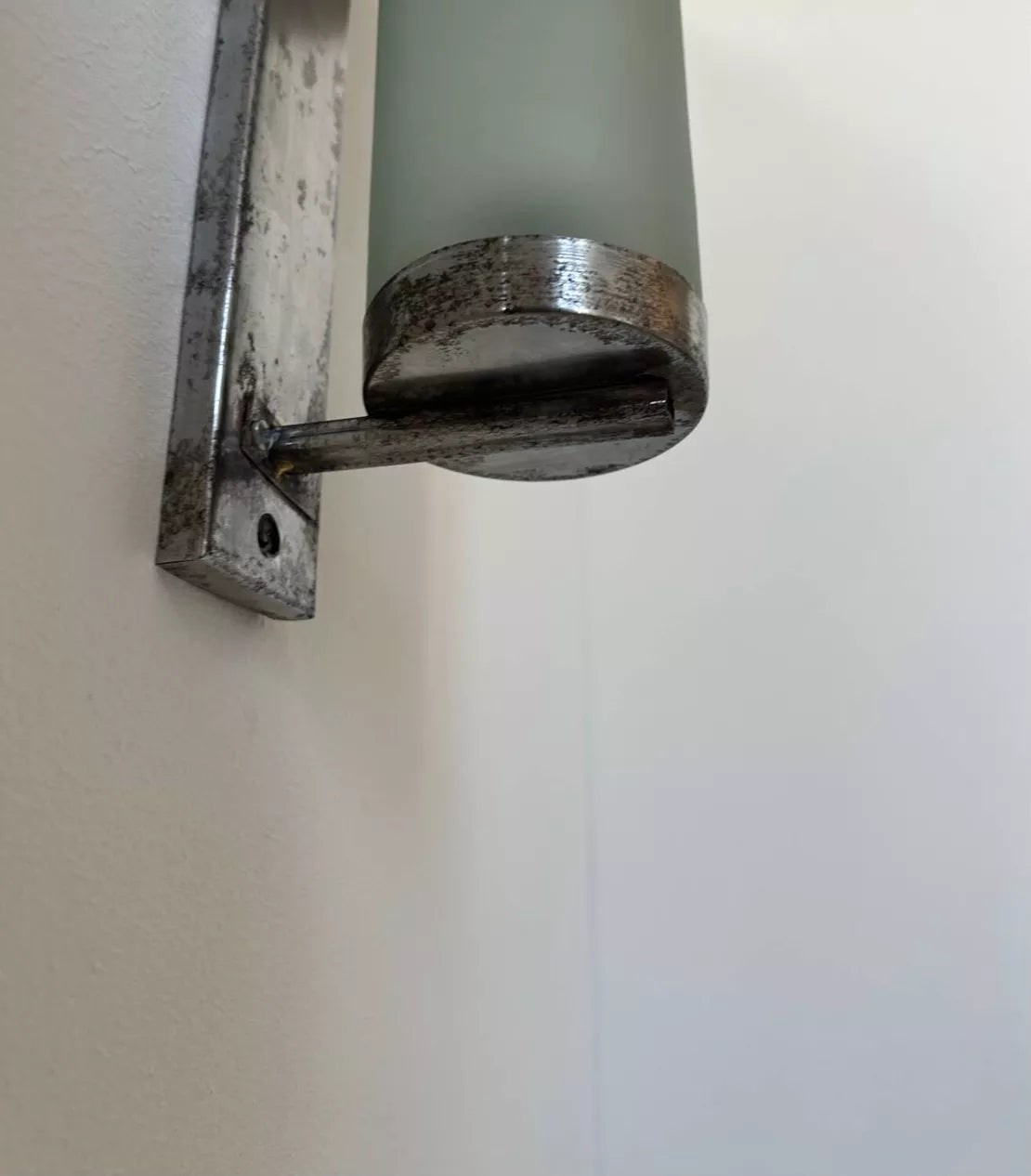 Tubular_Chrome_and_Frosted_Glass_Wall_Lamp,_Mid_Century_Modern,_France_1940s