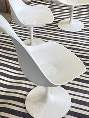 Set_of_6_Tulip_Chairs_by_Eero_Saarinen_for_Knoll_International_from_1960s