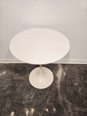 Maurice_Burke_Tulip_Side_Table_for_Arkana_in_White,_British_Mid-Century_Modern_Space_Age_Design,_1960s