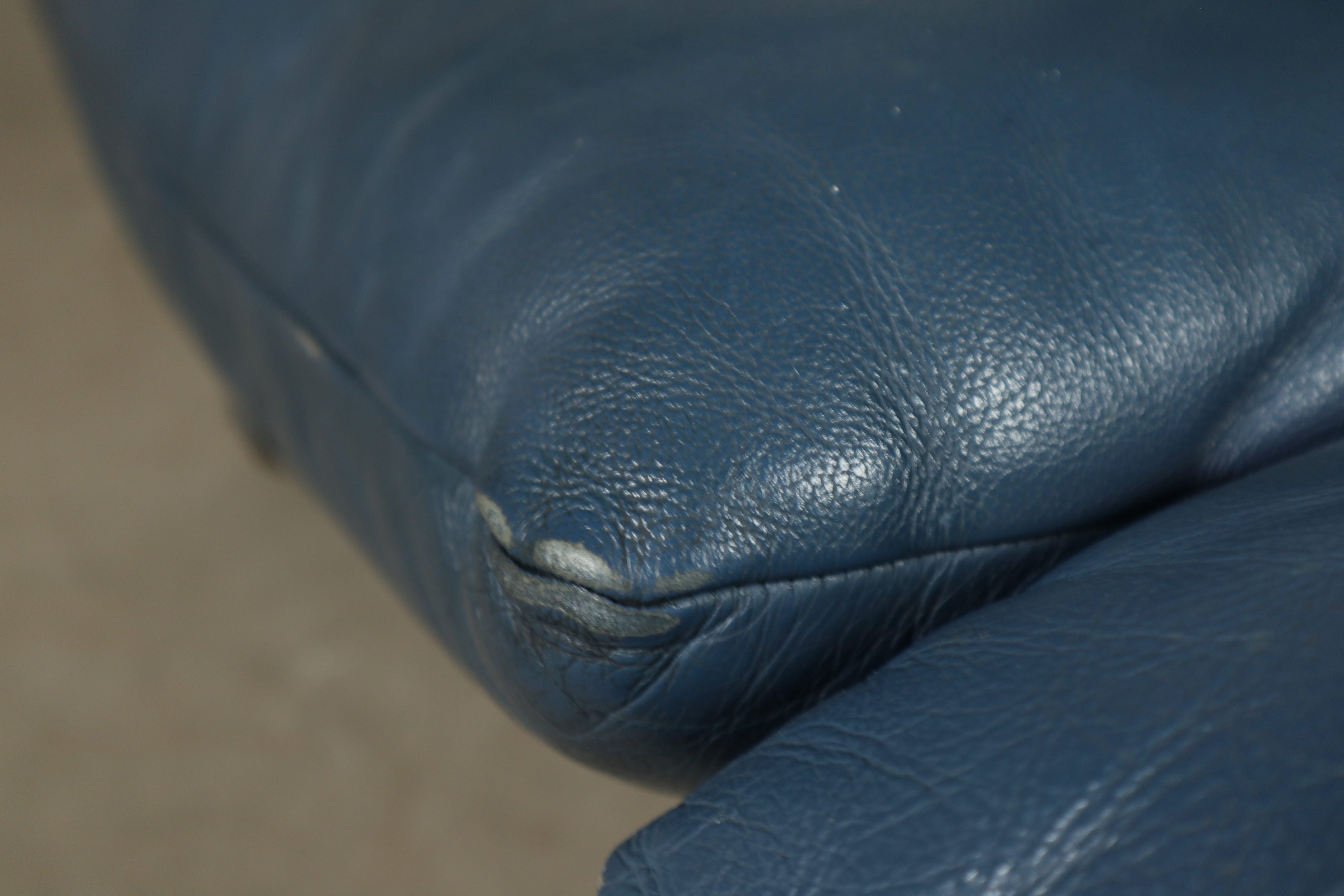 Maralunga_Two_Seat_Sofa_by_Vico_Magistretti_for_Cassina,_1973_Design,_Italy