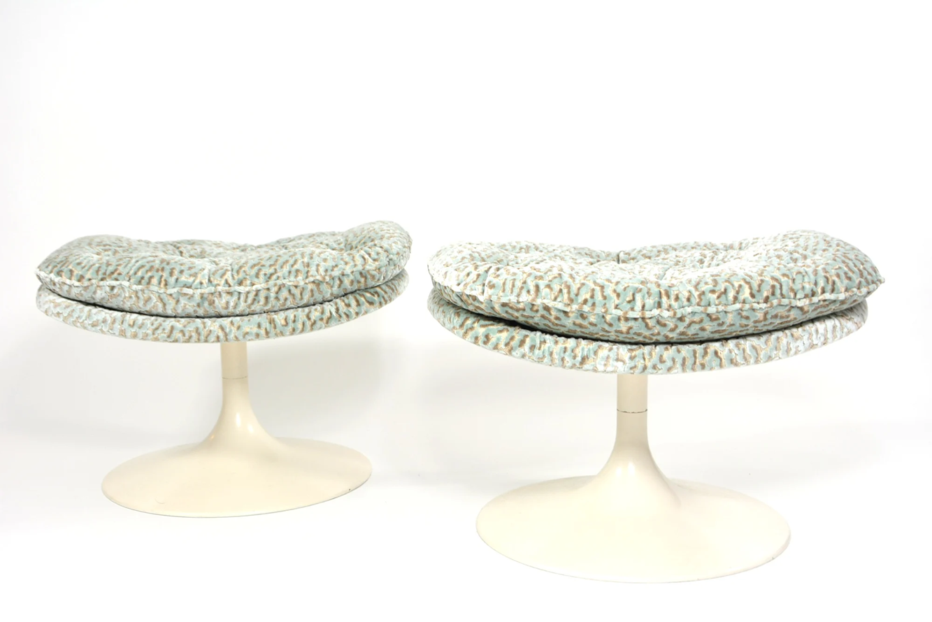 Set_of_2_Airfort_Ottomans_in_Dedar_Milano_Fabric,_Fully_Restored