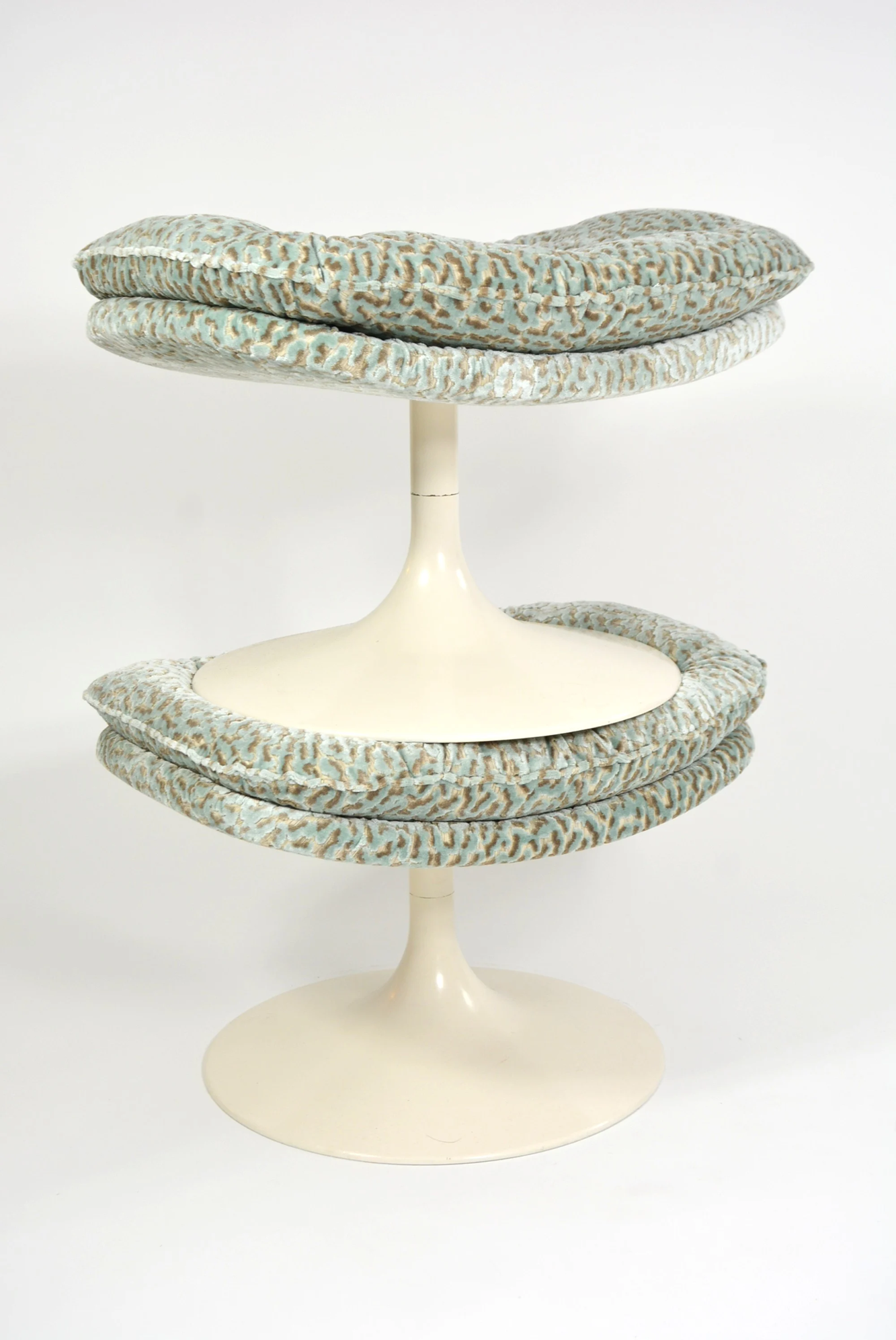 Set_of_2_Airfort_Ottomans_in_Dedar_Milano_Fabric,_Fully_Restored