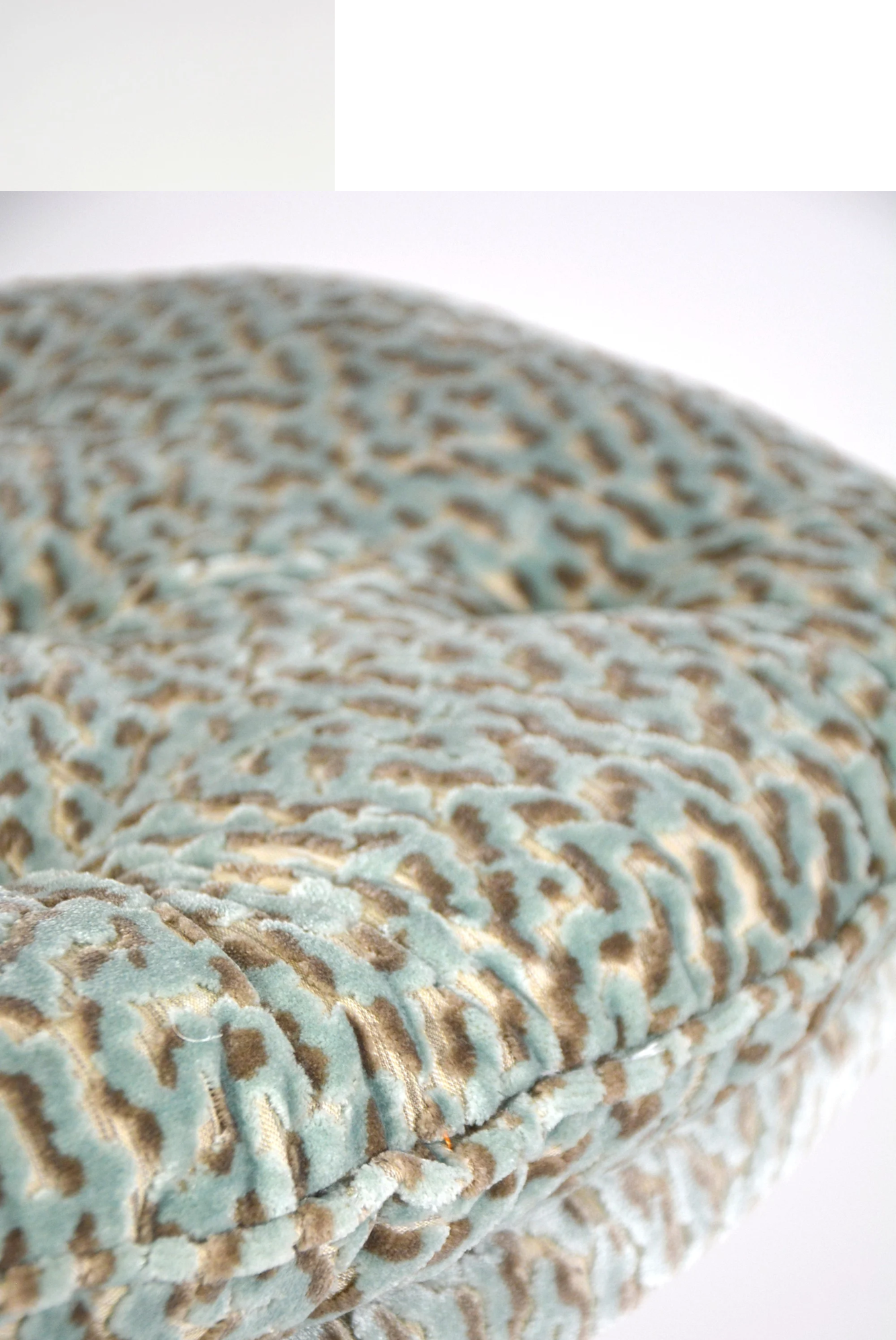 Set_of_2_Airfort_Ottomans_in_Dedar_Milano_Fabric,_Fully_Restored