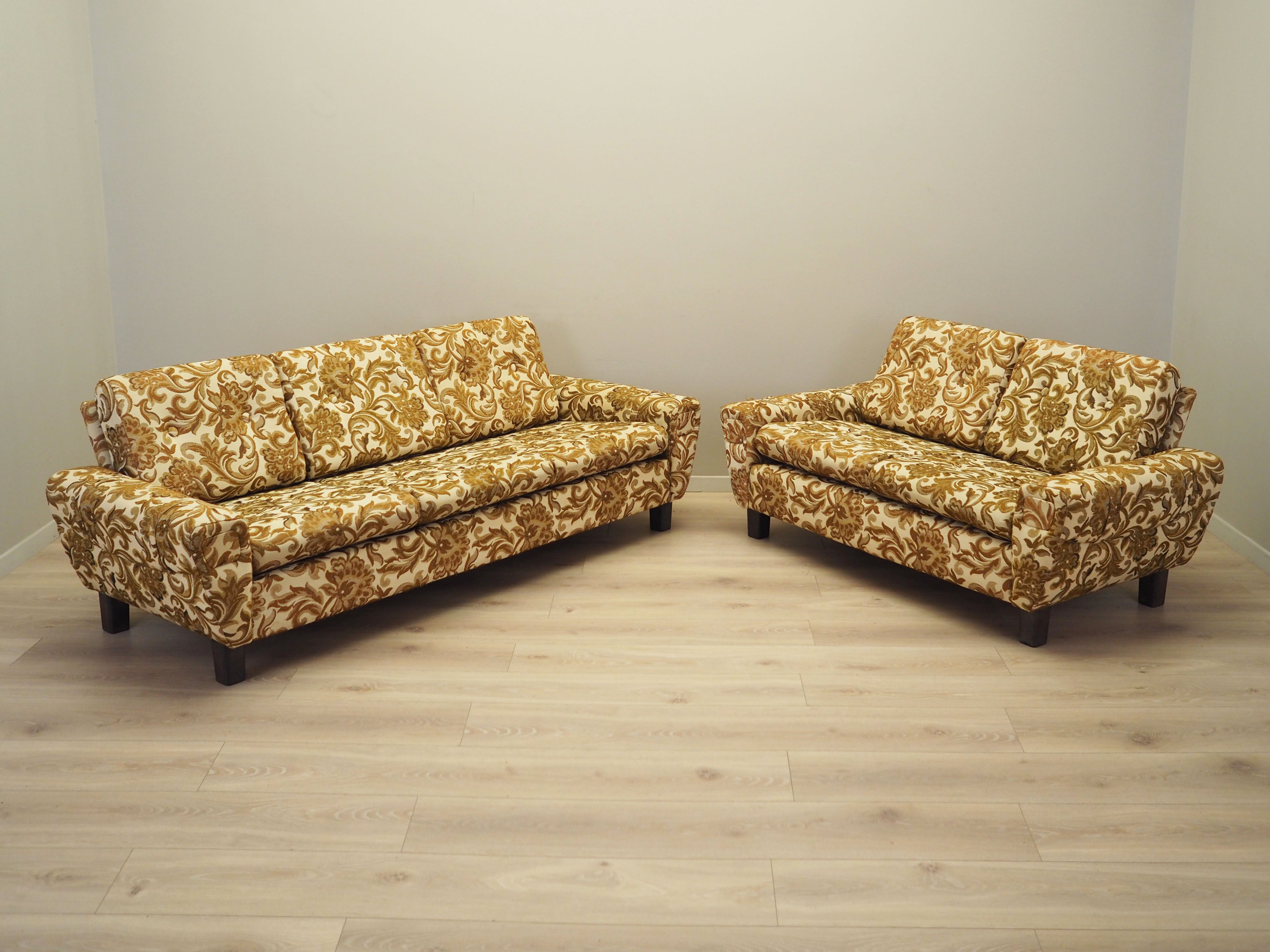 Two-seater_sofa,_Danish_design,_1960s,_production:_Denmark