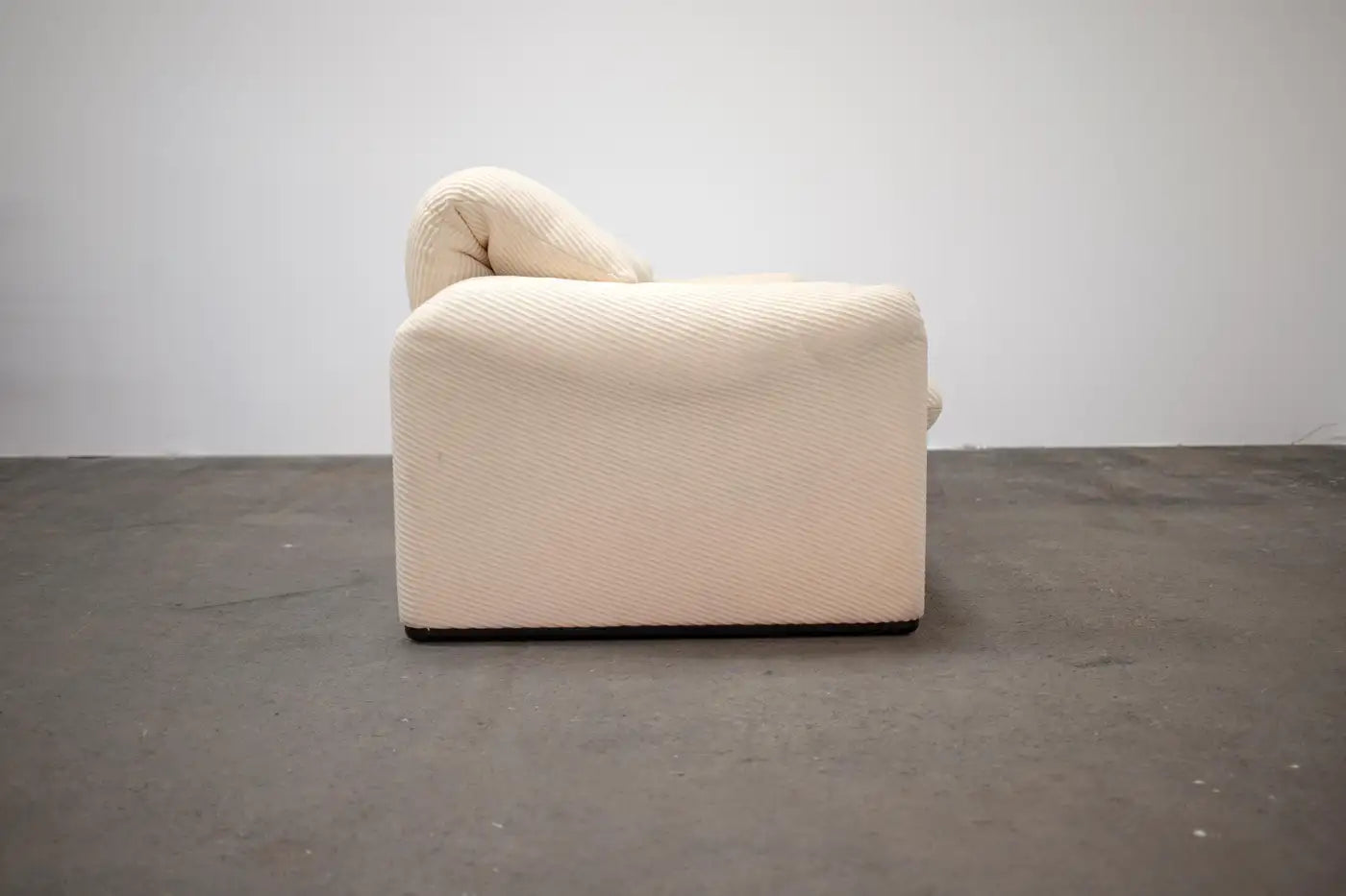 Two_Seater_Sofa,_Vico_Magistretti_For_Cassina,_Upholstered,_1970s,_Italy