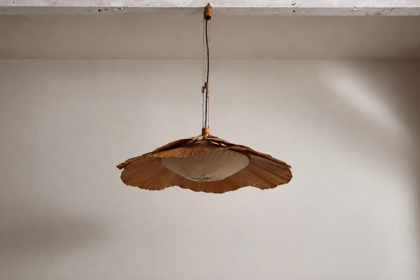 Uchiwa_Hana_I_Chandelier_by_Ingo_Maurer_for_Design_M,_1970s_Japanese_Inspired_Pendant_Light