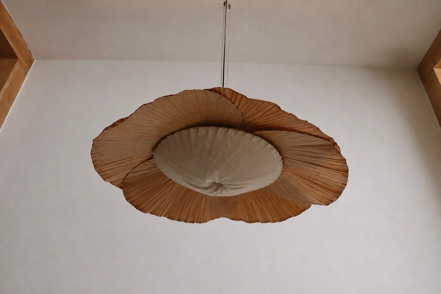 Uchiwa_Hana_I_Chandelier_by_Ingo_Maurer_for_Design_M,_1970s_Japanese_Inspired_Pendant_Light