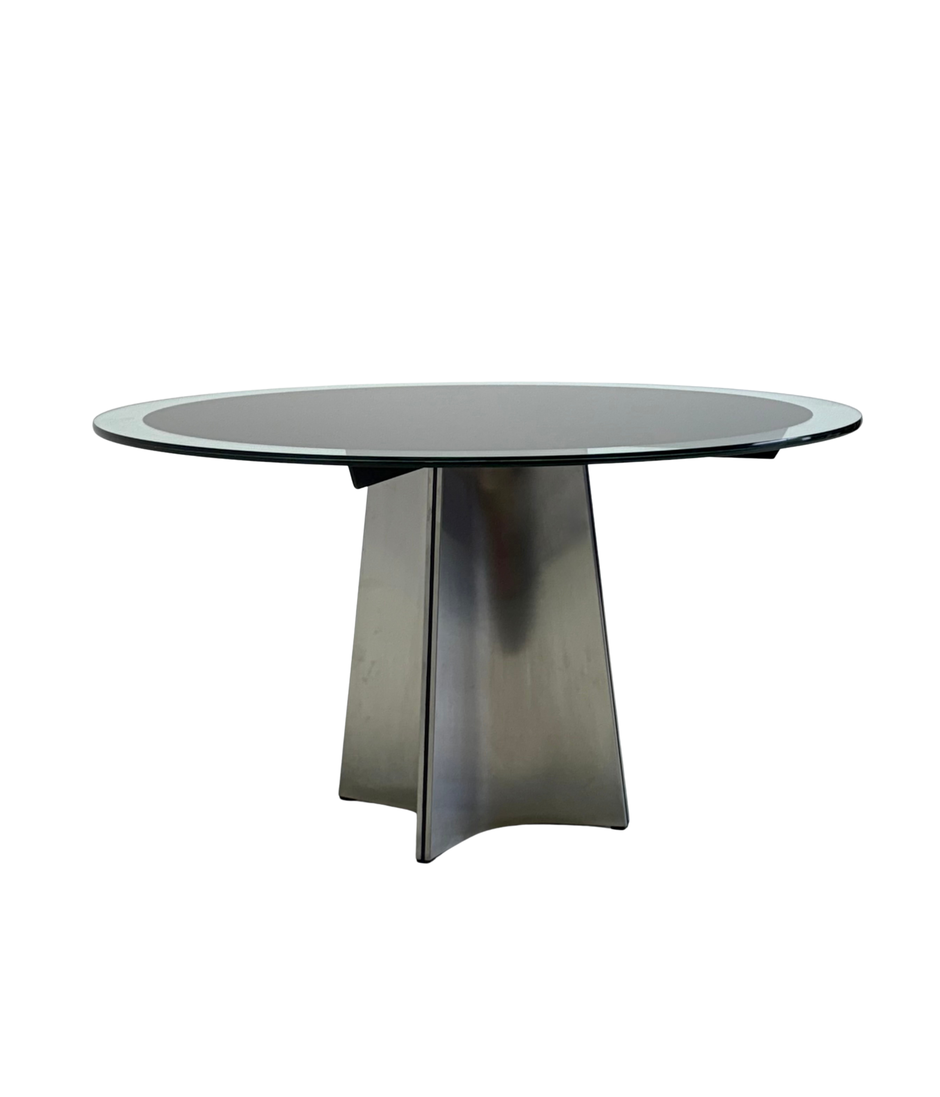 UFO_dining_table_by_Luigi_Saccardo_for_Arrmet