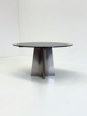UFO_dining_table_by_Luigi_Saccardo_for_Arrmet