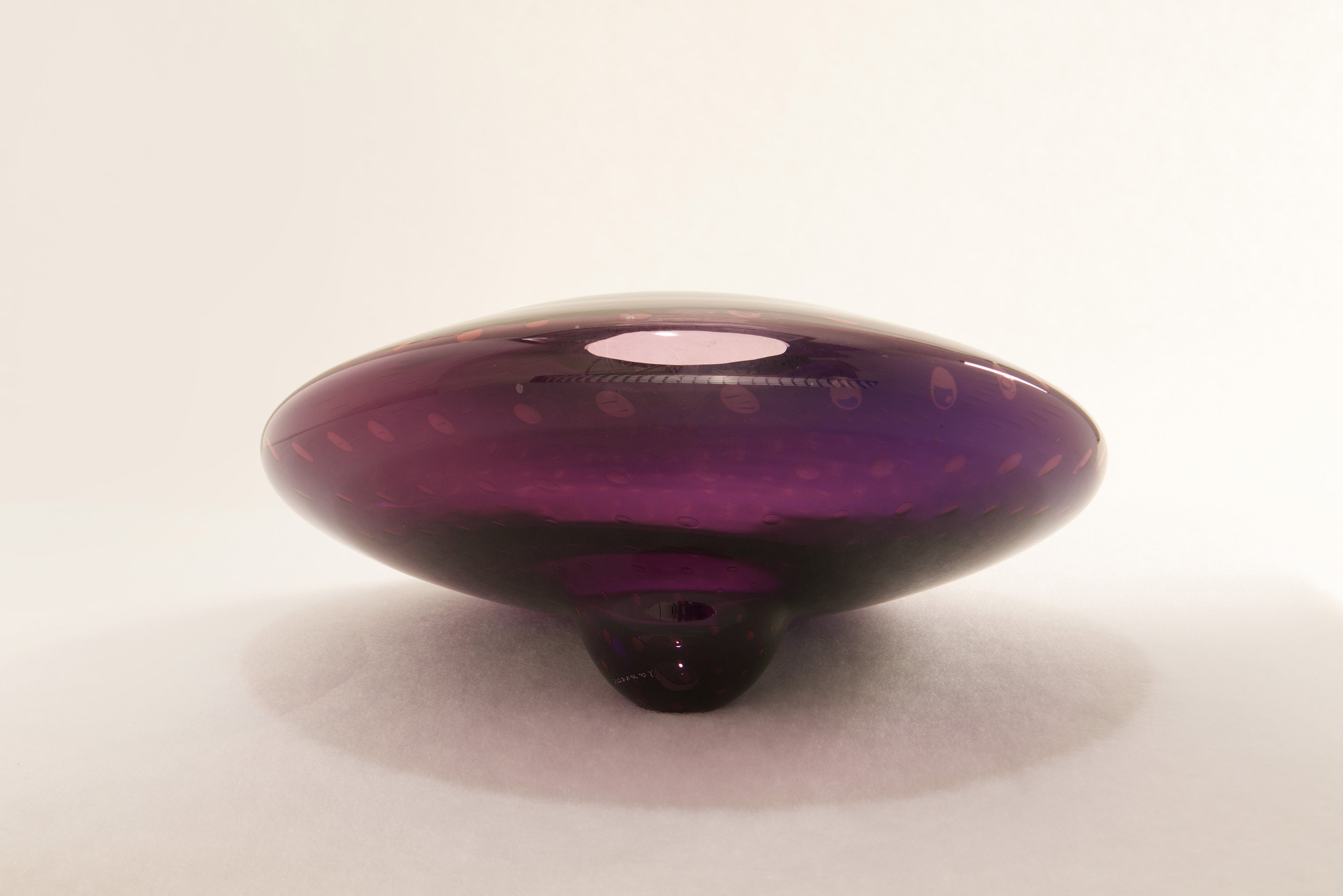 Large_UFO_Purple_Glass_Vase_by_Sem_Schanzer_for_L’Anverre,_Belgium,_1990s