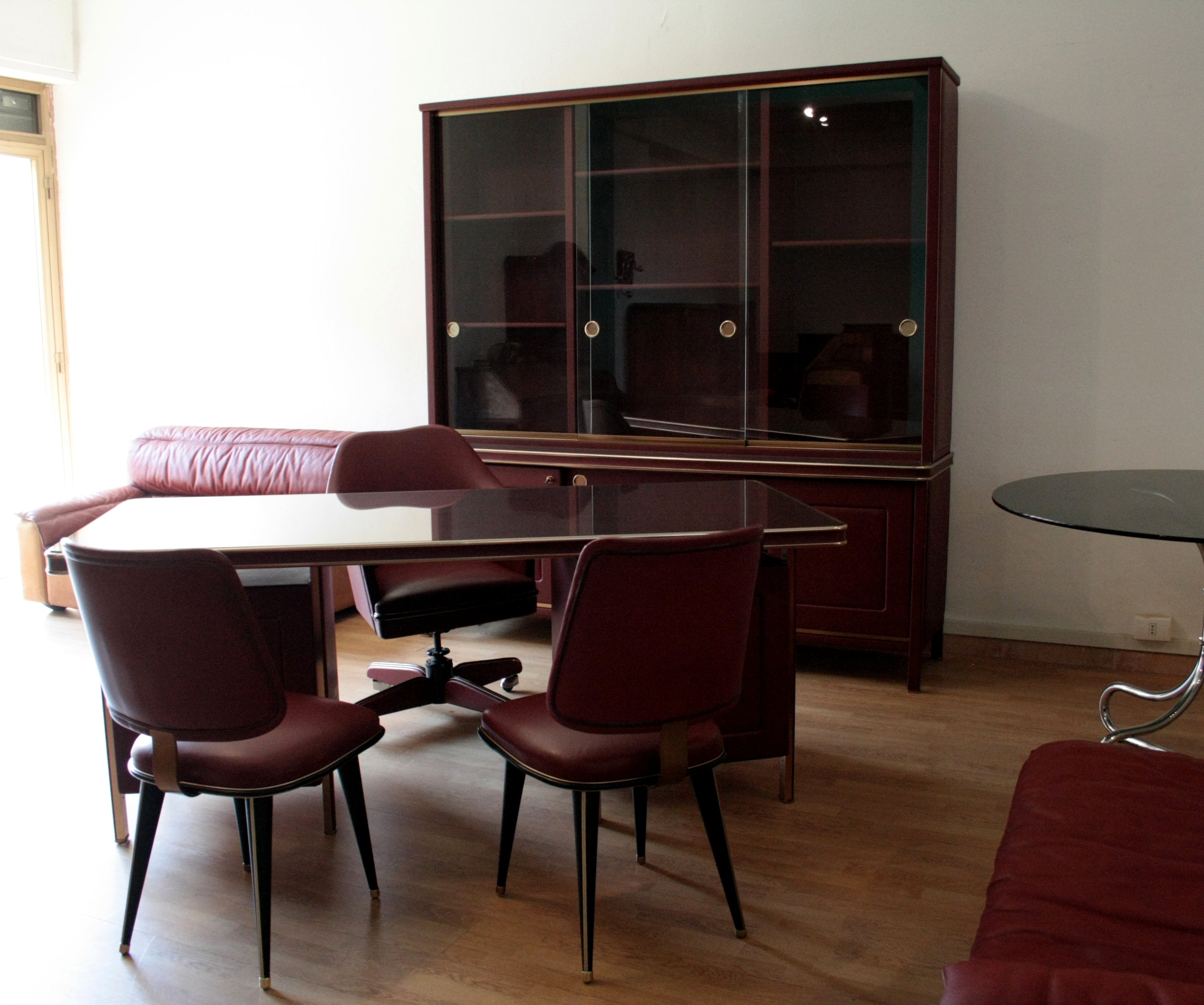 Set_of_desk_with_3_chairs_and_bookcase_by_Umberto_Mascagni,_Italy,_1950