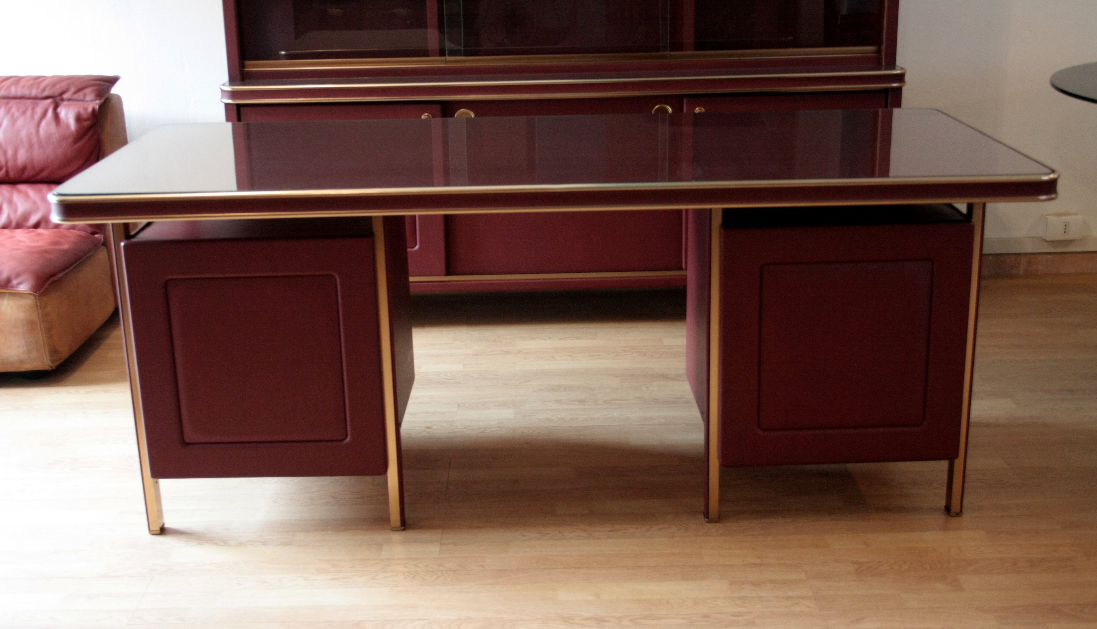 Set_of_desk_with_3_chairs_and_bookcase_by_Umberto_Mascagni,_Italy,_1950