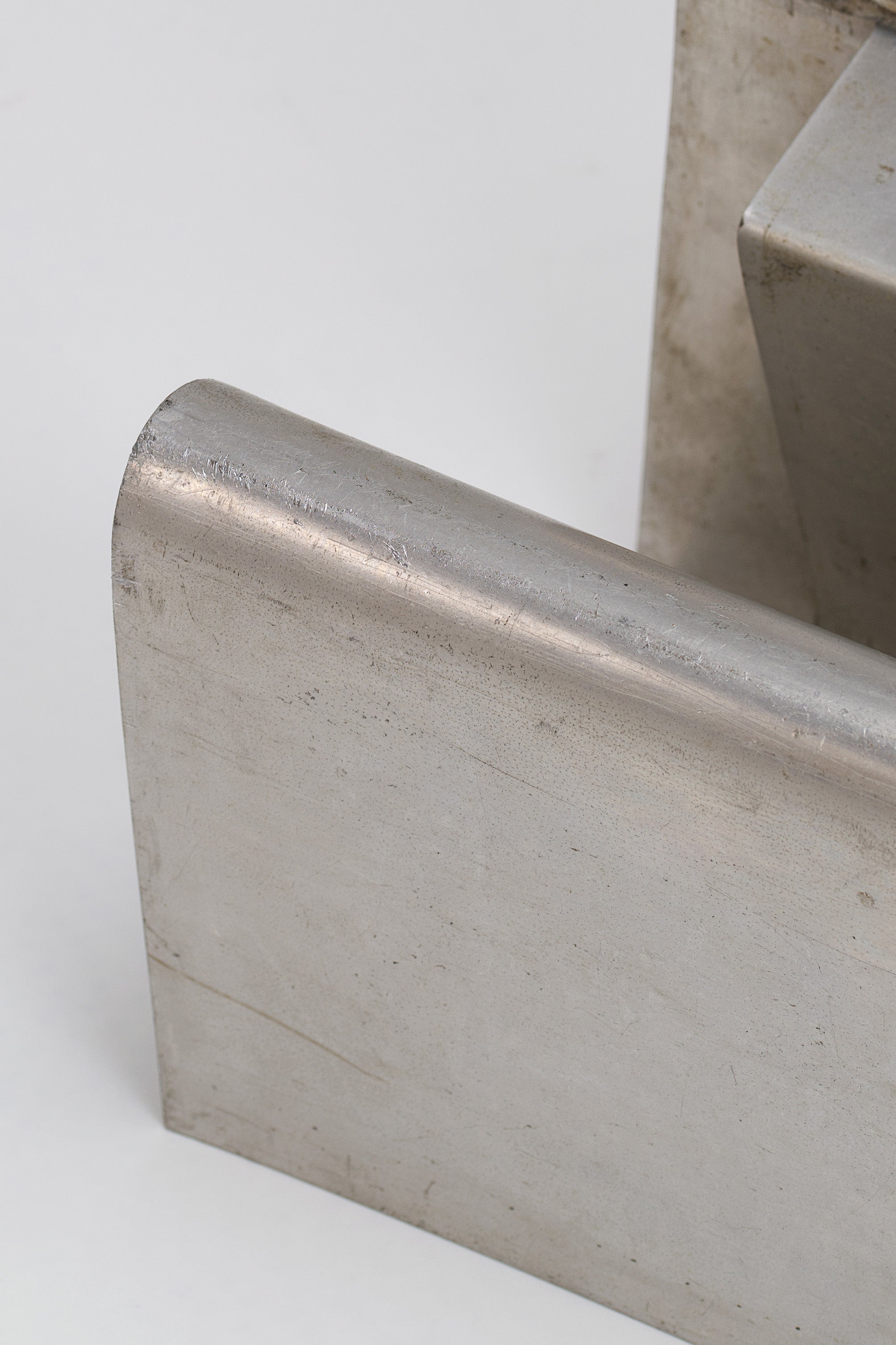 Unique_Magazine_Holder_Lektuurbak_by_Rob_Parry