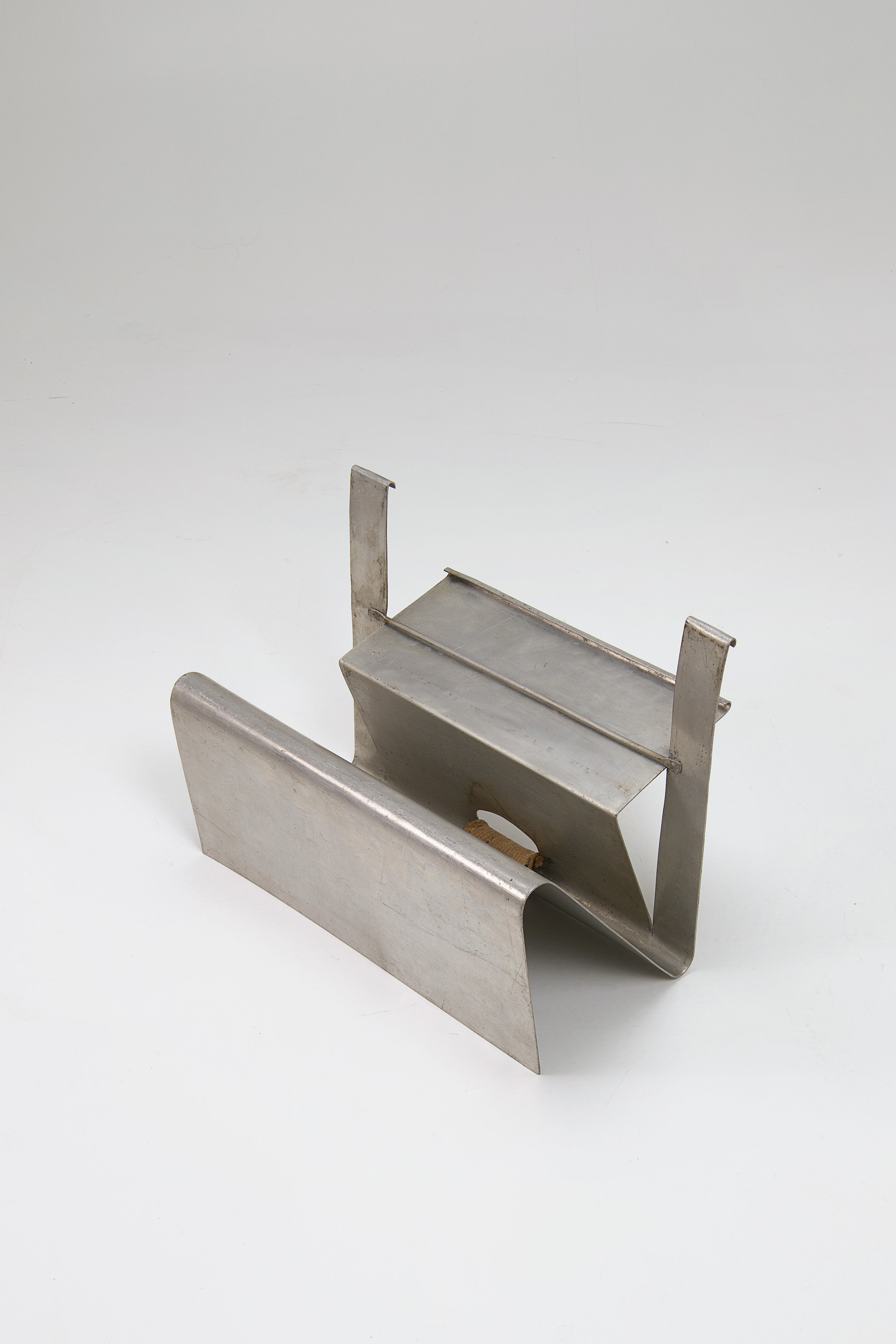 Unique_Magazine_Holder_Lektuurbak_by_Rob_Parry