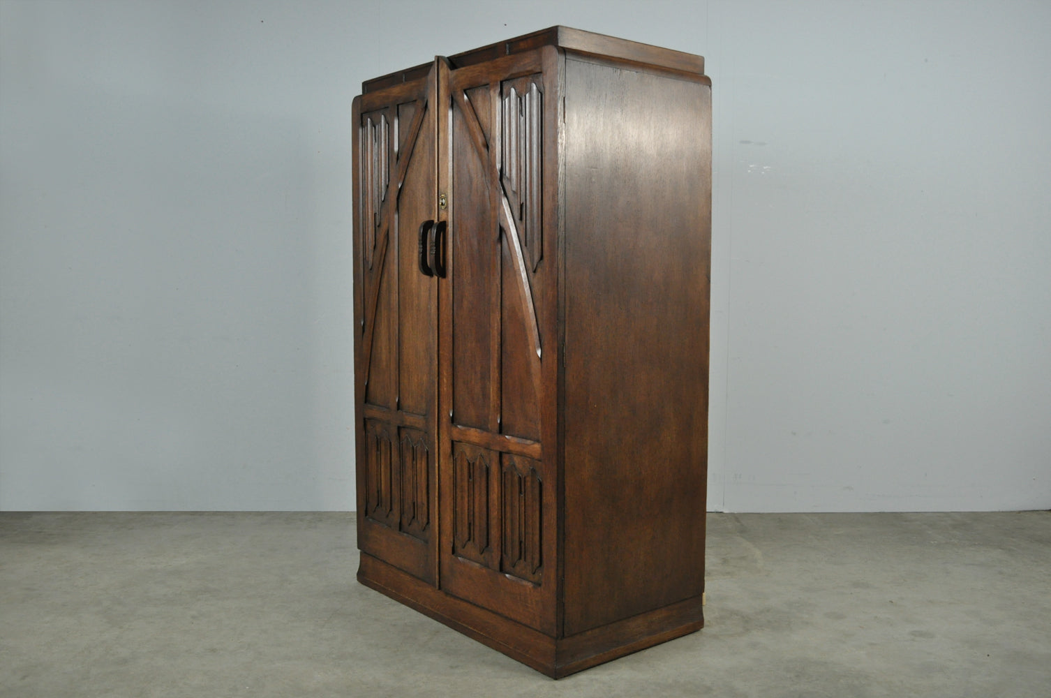 Art_Nouveau_Art_Deco_Gentleman’s_Wardrobe_in_Dark_Stained_Wood,_1930s