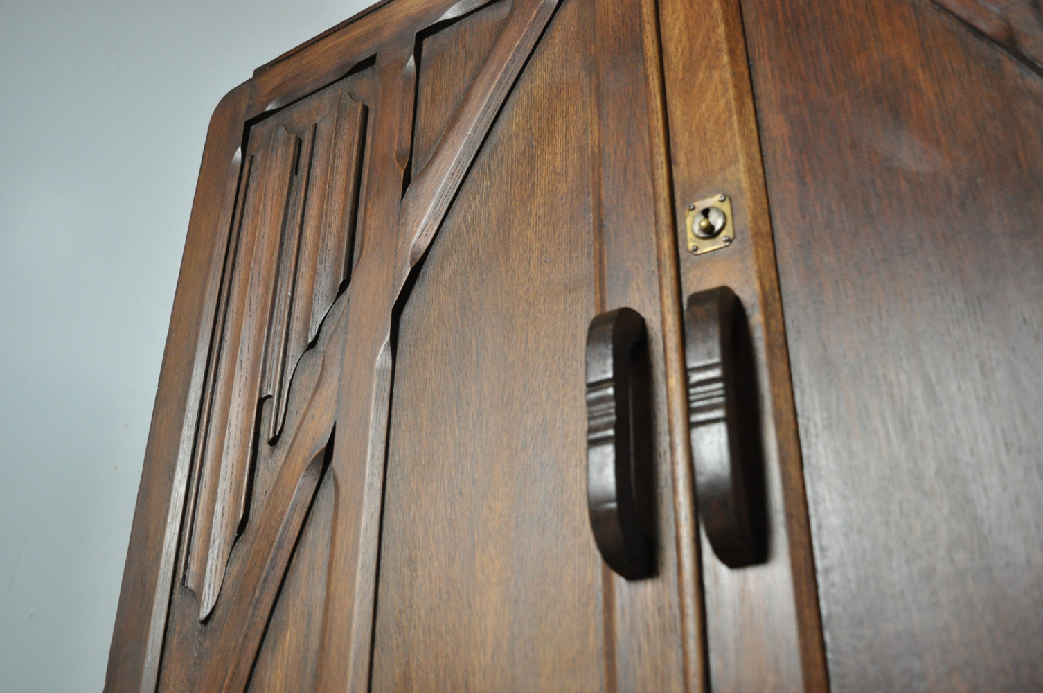 Art_Nouveau_Art_Deco_Gentleman’s_Wardrobe_in_Dark_Stained_Wood,_1930s
