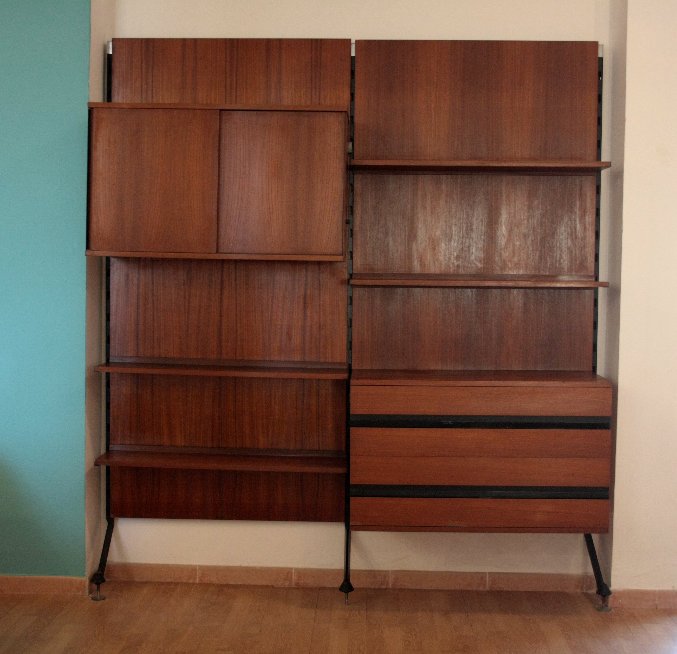 Urio_modular_wall_system_by_Ico_and_Luisa_Parisi_for_MiM_1957,_two-module_bookcase,_Italy,_1960s