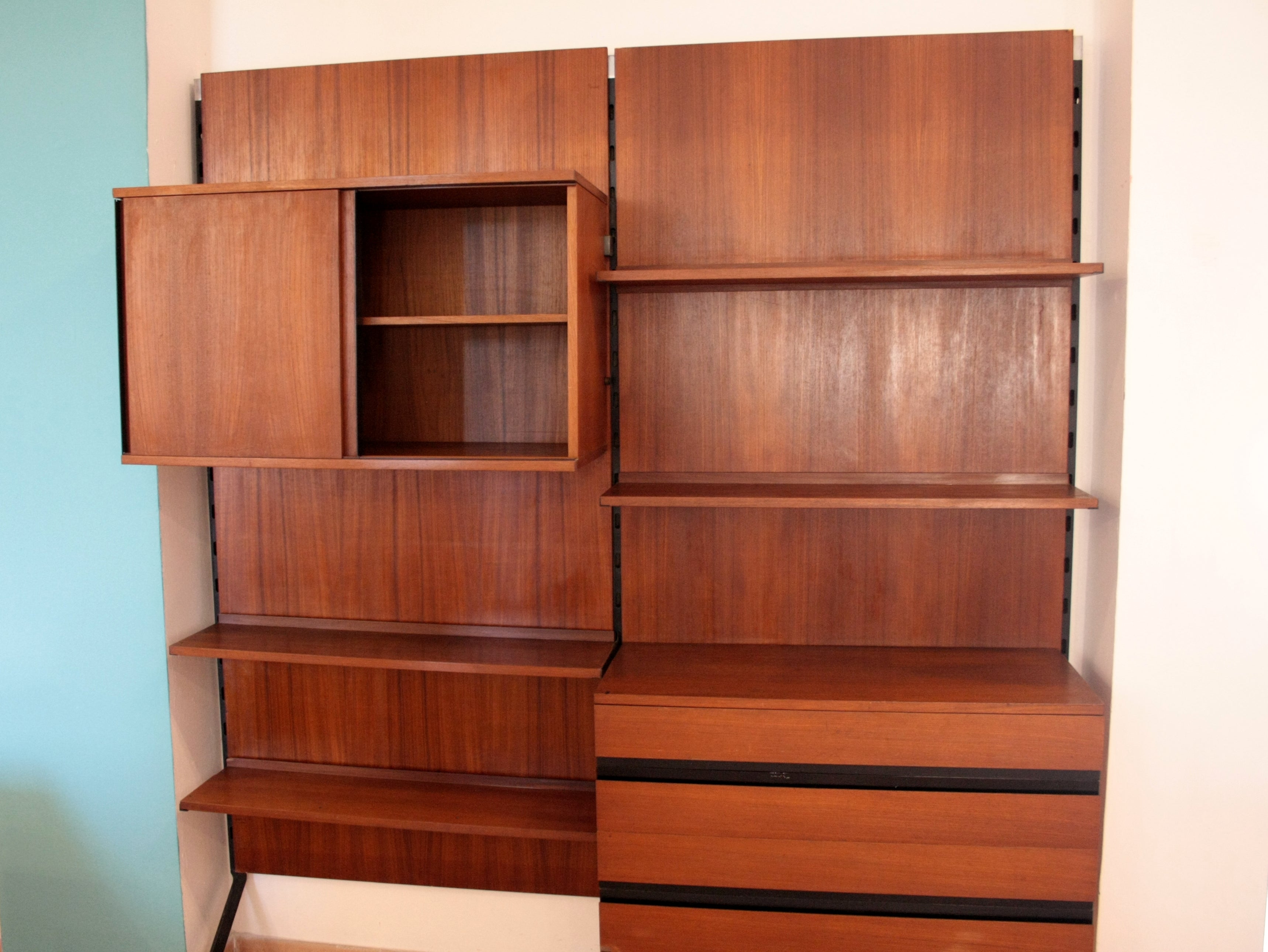 Urio_modular_wall_system_by_Ico_and_Luisa_Parisi_for_MiM_1957,_two-module_bookcase,_Italy,_1960s
