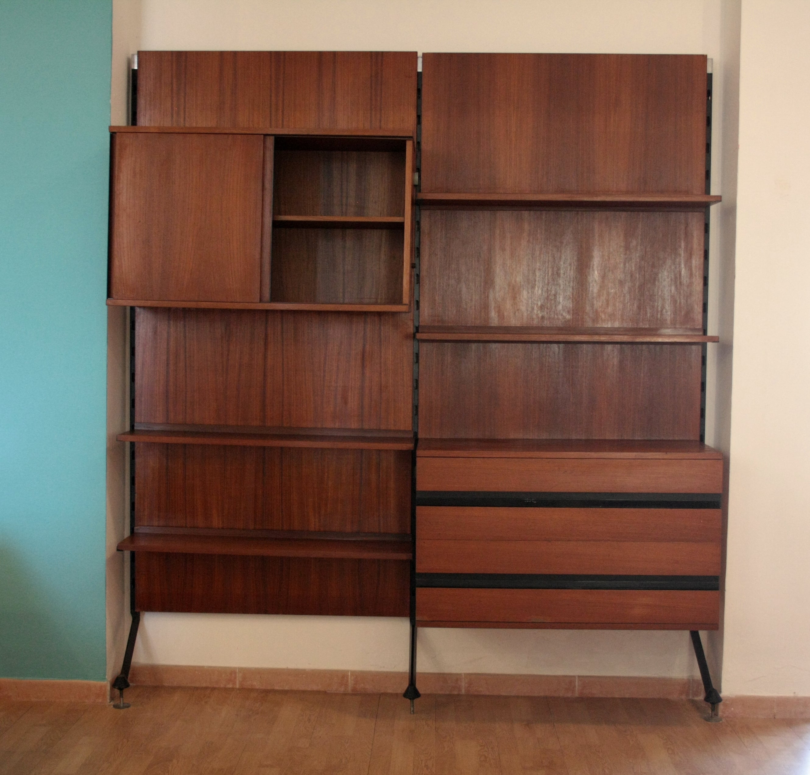 Urio_modular_wall_system_by_Ico_and_Luisa_Parisi_for_MiM_1957,_two-module_bookcase,_Italy,_1960s