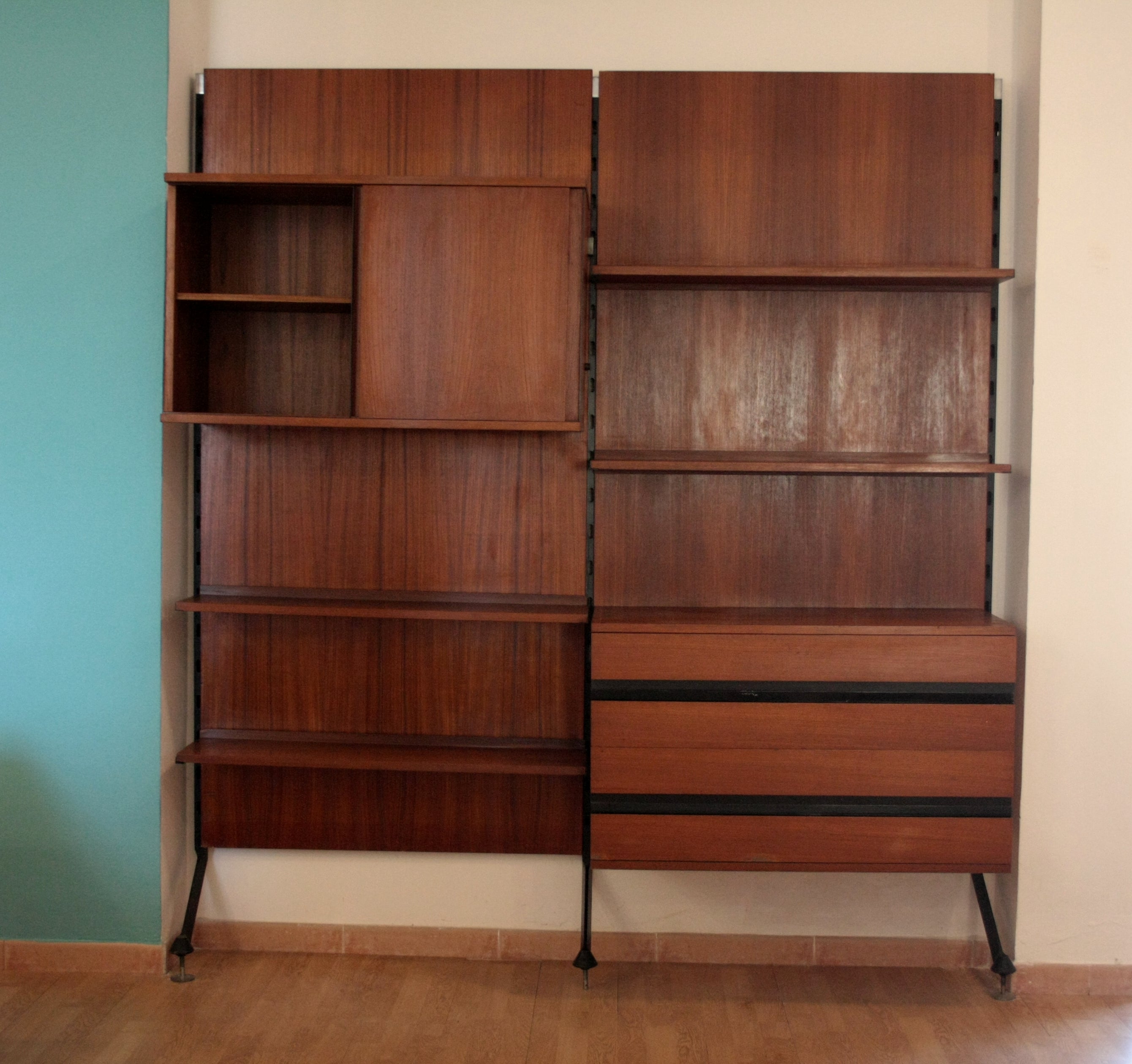 Urio_modular_wall_system_by_Ico_and_Luisa_Parisi_for_MiM_1957,_two-module_bookcase,_Italy,_1960s