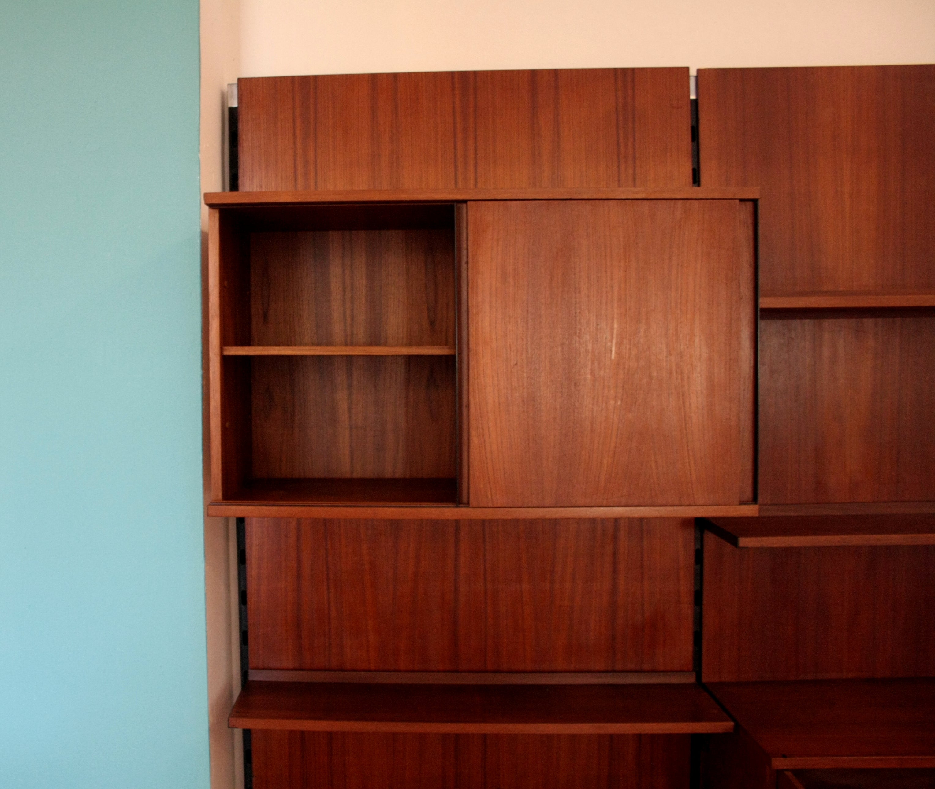 Urio_modular_wall_system_by_Ico_and_Luisa_Parisi_for_MiM_1957,_two-module_bookcase,_Italy,_1960s