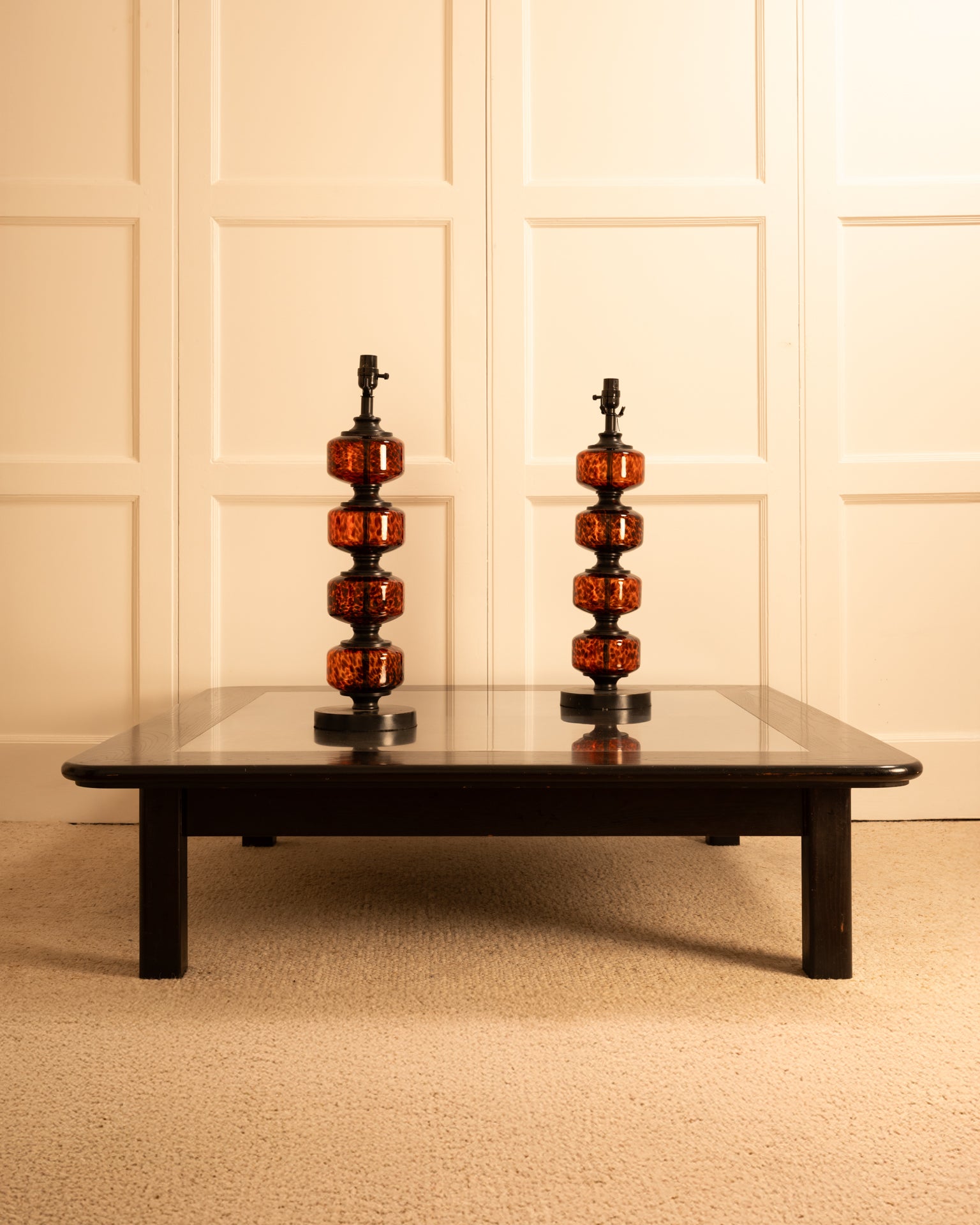 Set_of_2_Speckled_Glass_Table_Lamps_with_Leopard_Pattern,_USA_20th_Century