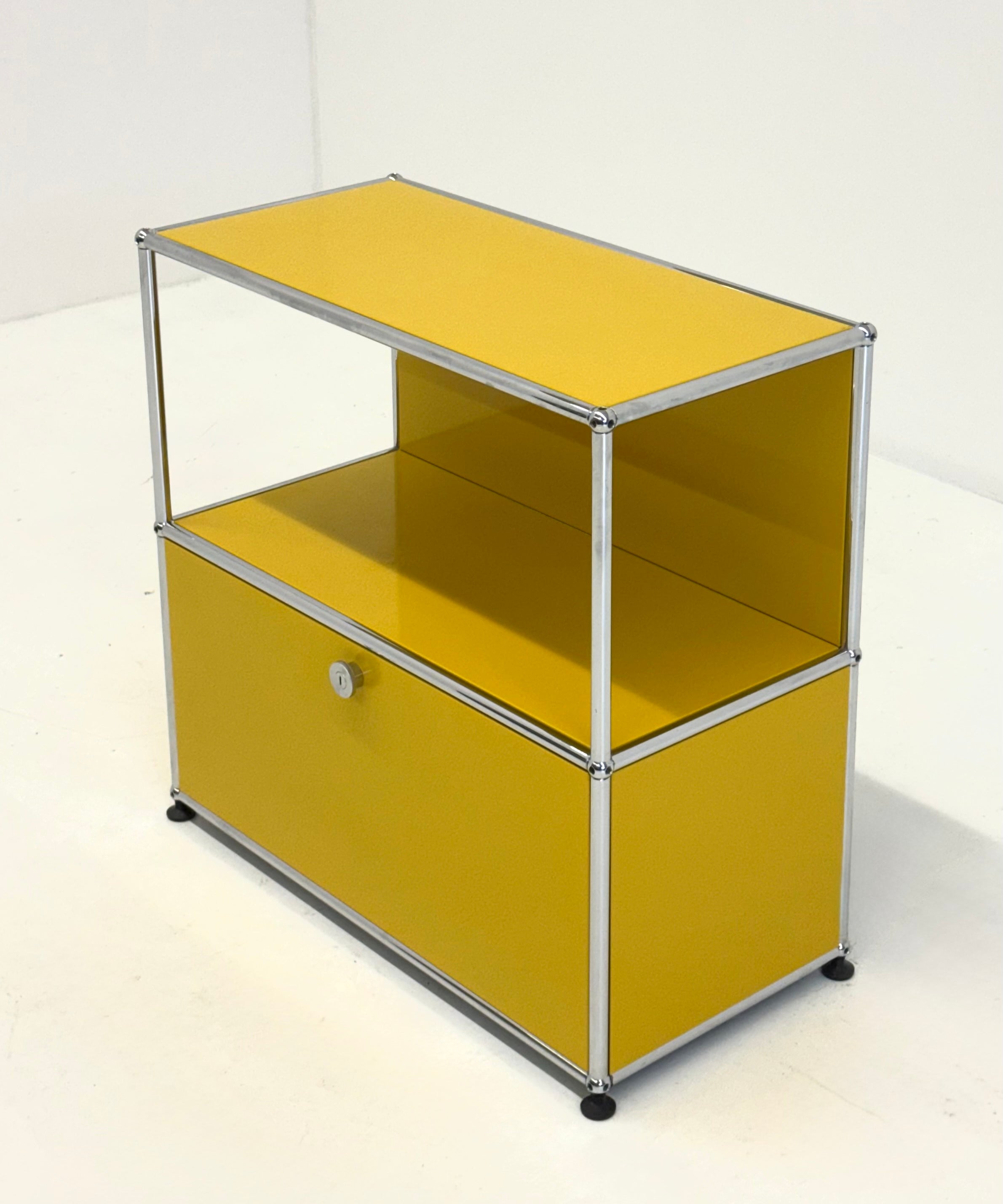 USM_Haller_cabinet_in_yellow