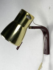 V488_Wall_Light_in_Teak_and_Brass_by_Hans-Agne_Jakobsson,_1960s,_Sweden