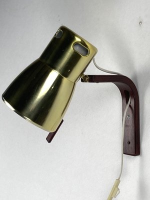 V488_Wall_Light_in_Teak_and_Brass_by_Hans-Agne_Jakobsson,_1960s,_Sweden