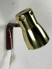 V488_Wall_Light_in_Teak_and_Brass_by_Hans-Agne_Jakobsson,_1960s,_Sweden