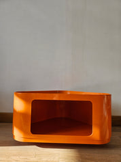 Valletto_Triangolo_Table_by_Ambrogio_Brusa