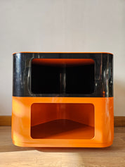 Valletto_Triangolo_Table_by_Ambrogio_Brusa