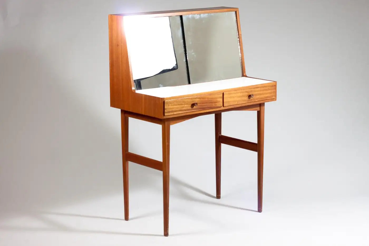 Vanity_Desk_Mid-Century_Modern_Mahogany_Sliding_Mirrors_1950s–1960s