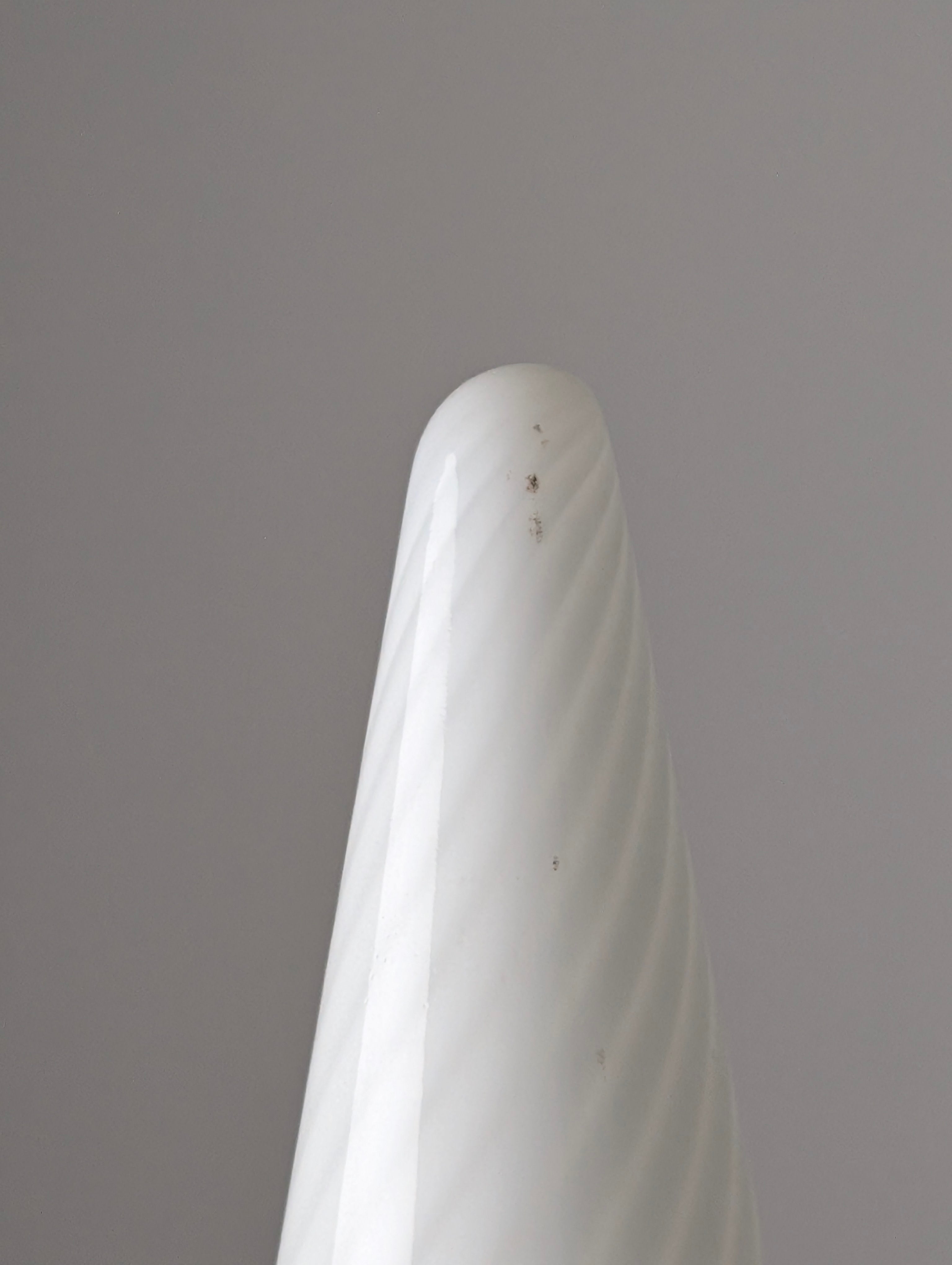 Venini_Murano_Glass_Spiral_Cone_Table_Lamp,_Mid-Century