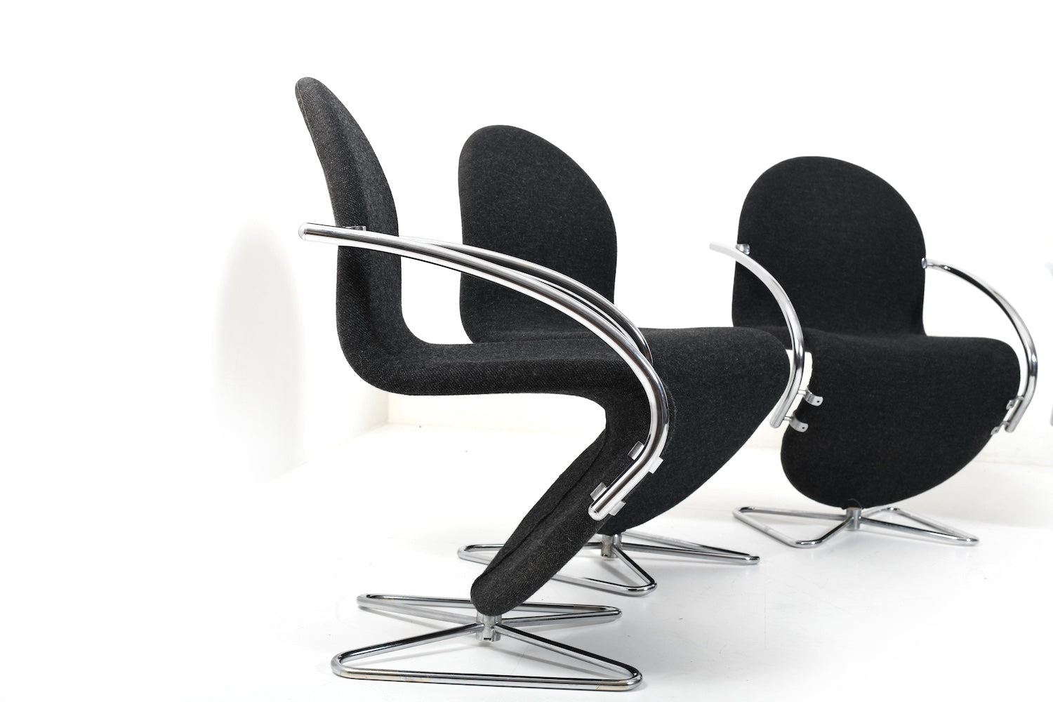Set_of_6_1973_Series_1_2_3_Swivel_Chairs_by_Verner_Panton_for_Fritz_Hansen,_Denmark