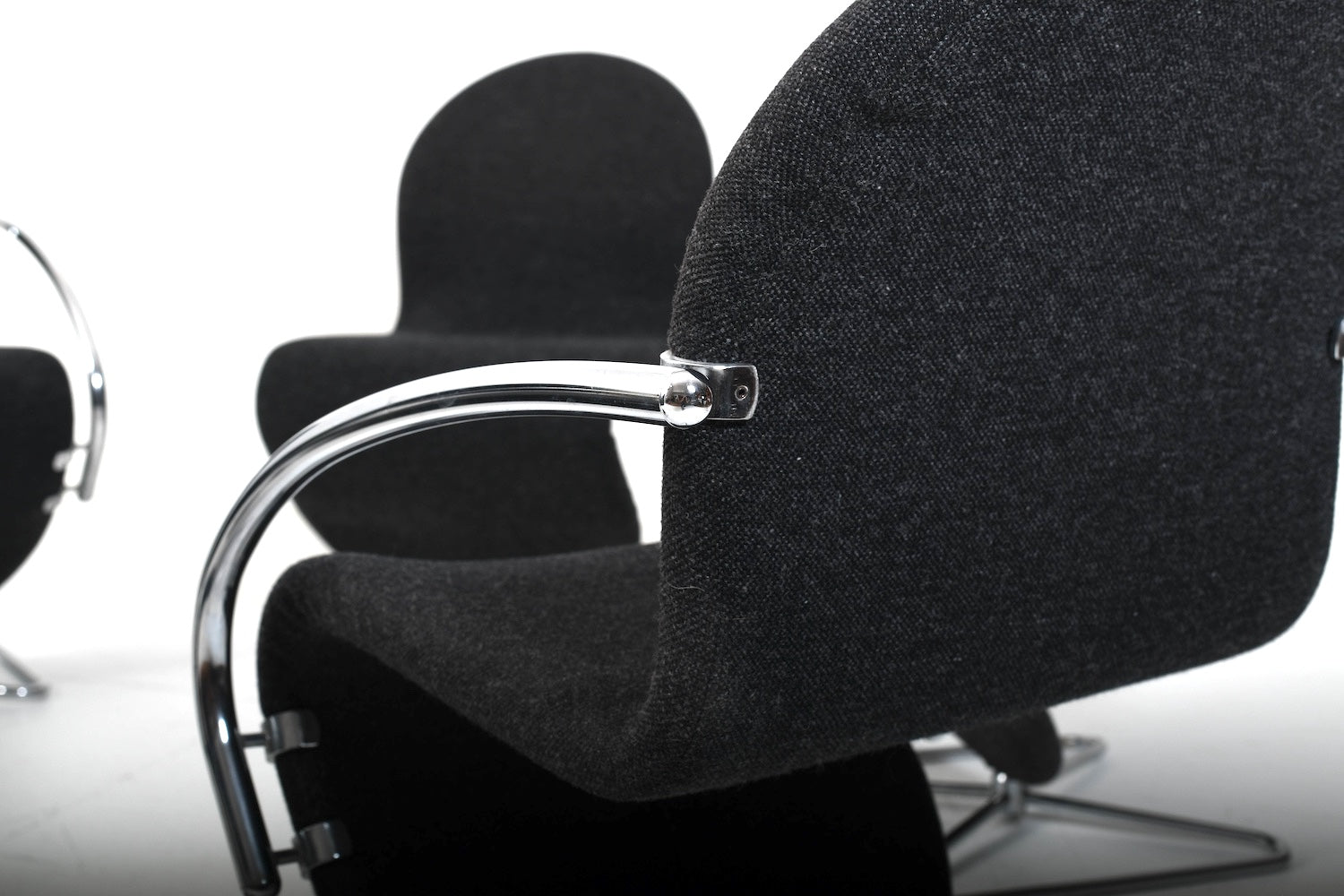 Set_of_6_1973_Series_1_2_3_Swivel_Chairs_by_Verner_Panton_for_Fritz_Hansen,_Denmark
