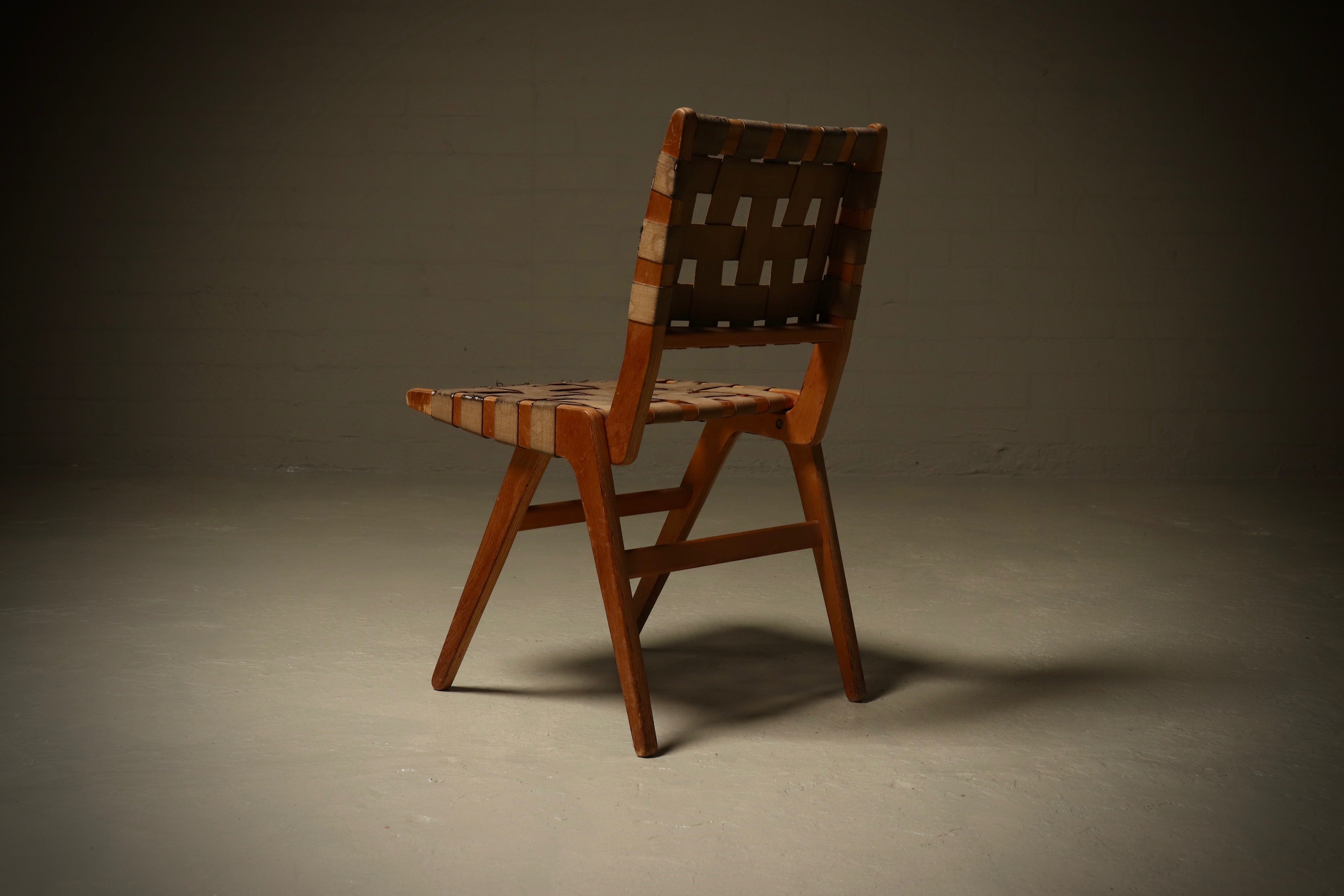 Model_SB06_Chair_by_Dirk_van_Sliedregt_for_Pastoe,_1952,_Netherlands