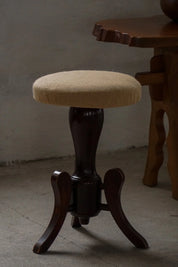 Victorian_Style_Adjustable_Stool_in_Hessian