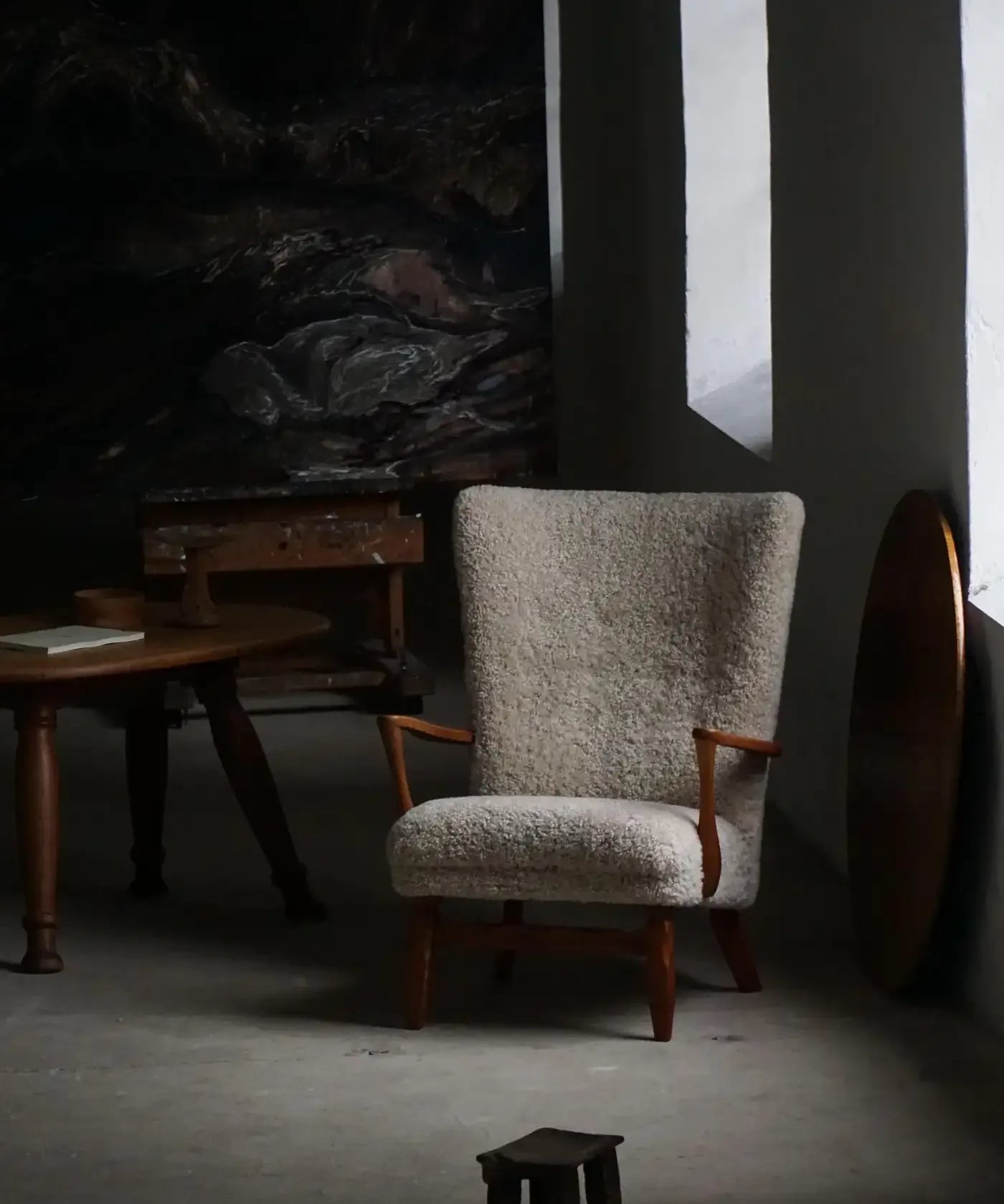Viggo_Boesen_Highback_Chair,_Danish_Organic_Modern_Design