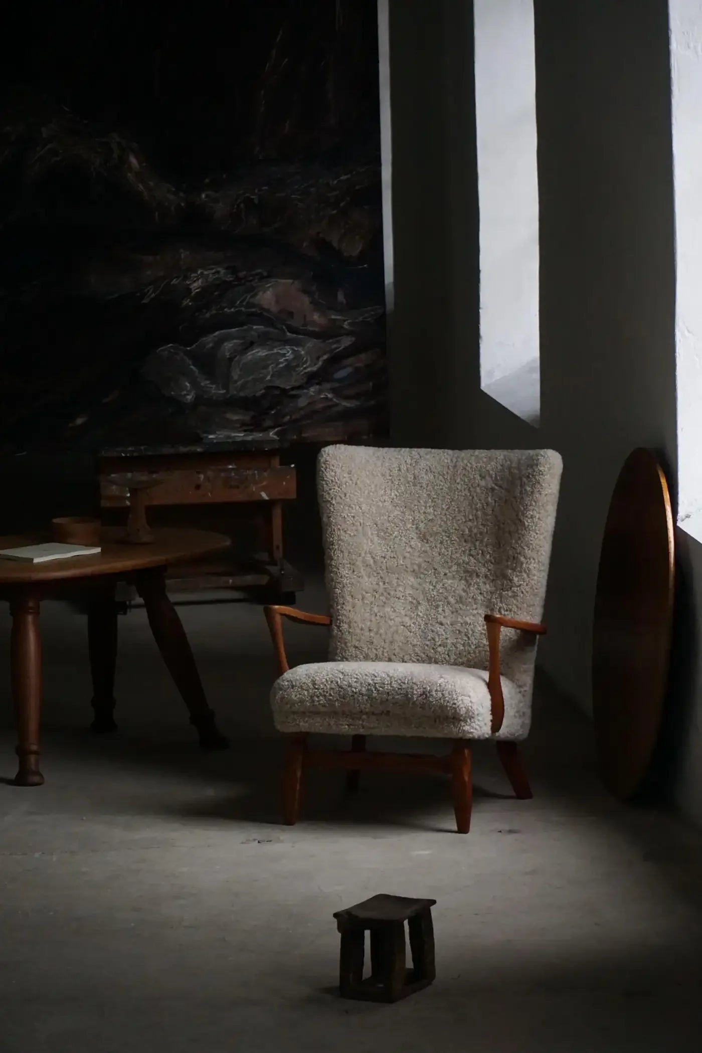 Viggo_Boesen_Highback_Chair,_Danish_Organic_Modern_Design
