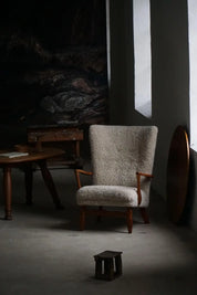 Viggo_Boesen_Highback_Chair,_Danish_Organic_Modern_Design